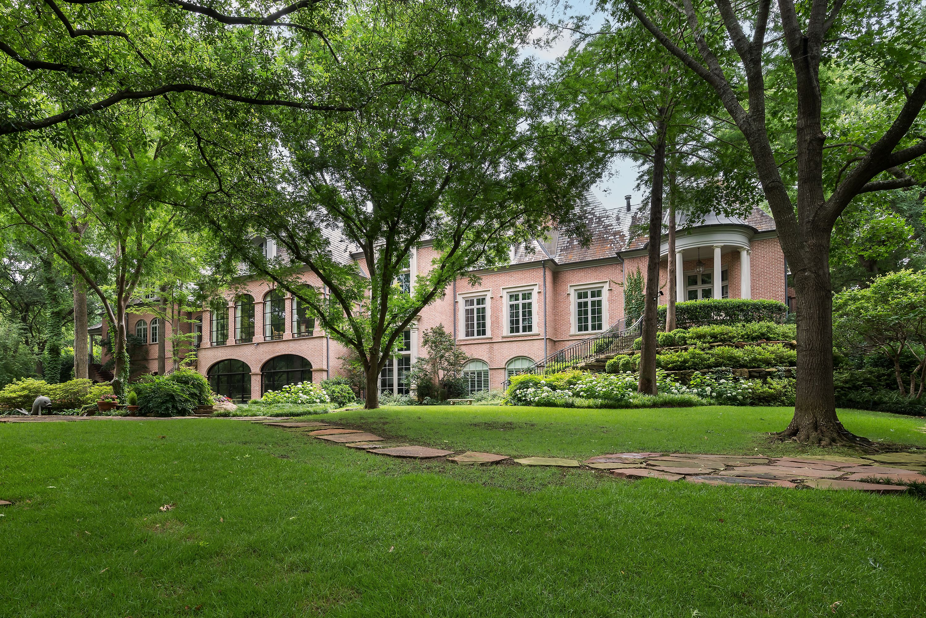 9769 Audubon Place Dallas TX 75220