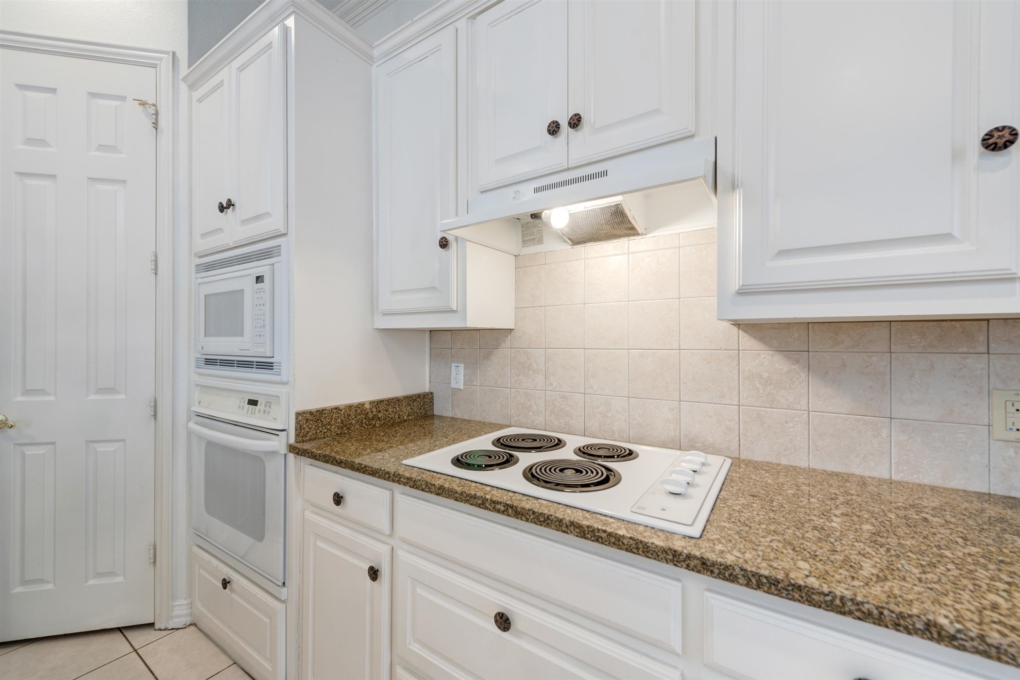 1404 Clearwater Court Grapevine TX 76051