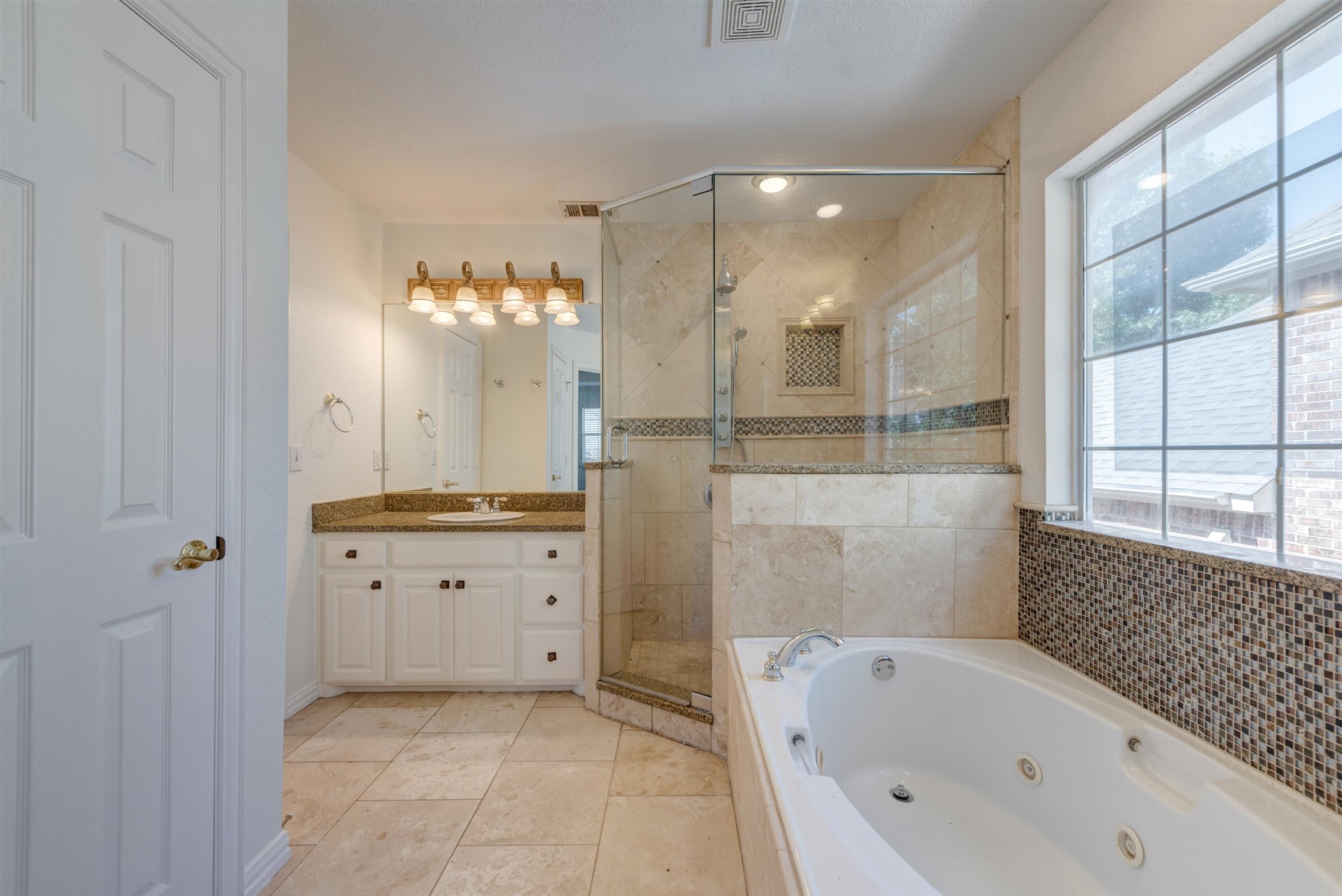 1404 Clearwater Court Grapevine TX 76051