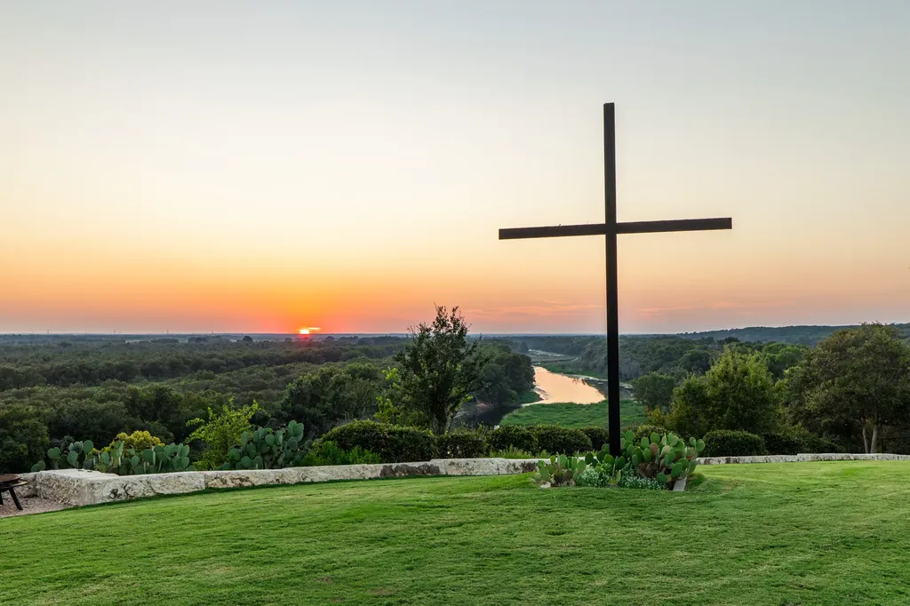 1100 Private Road 22004 Aquilla TX 76622
