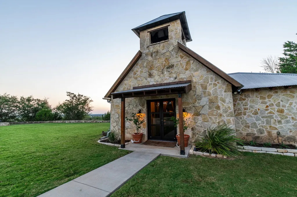 1100 Private Road 22004 Aquilla TX 76622