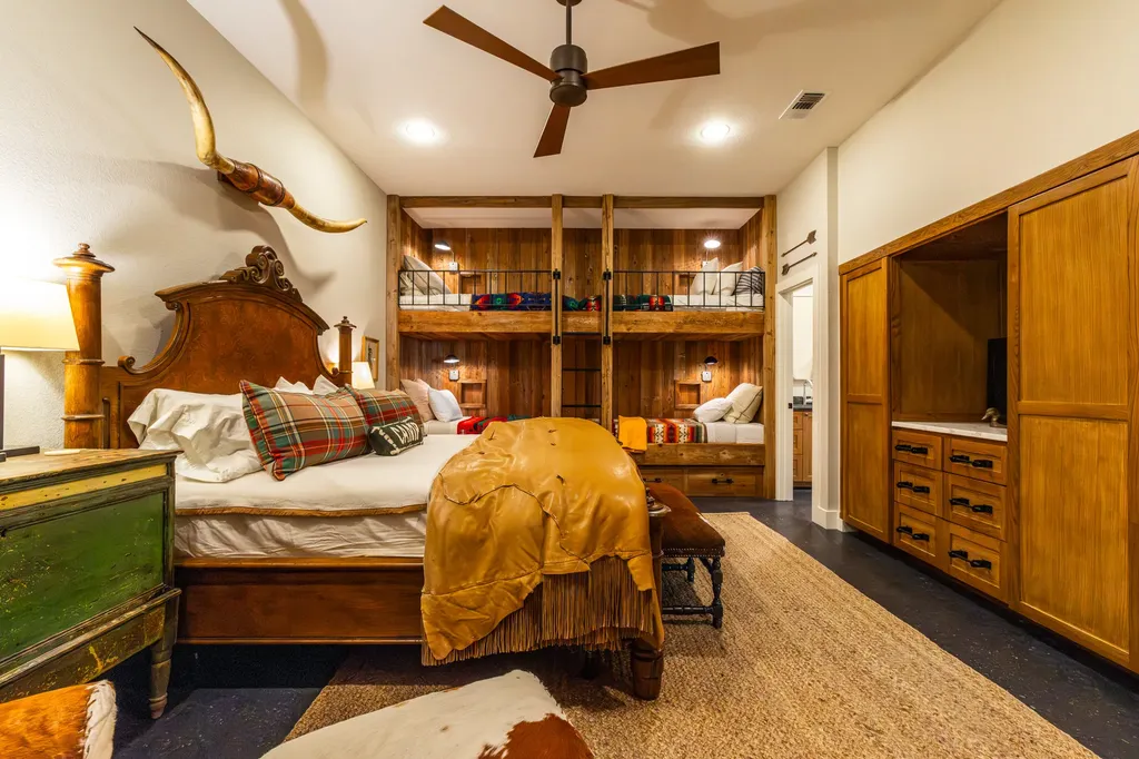 1100 Private Road 22004 Aquilla TX 76622