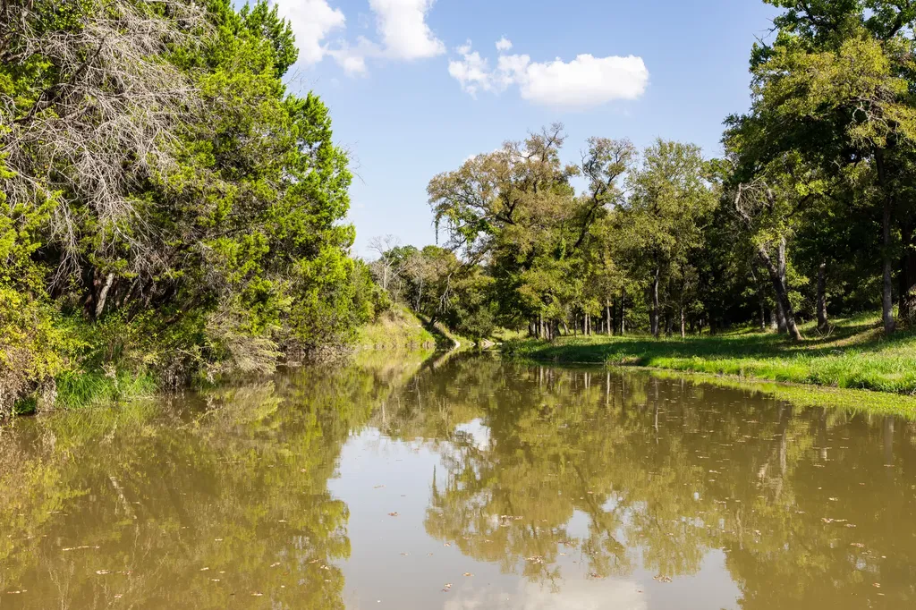1100 Private Road 22004 Aquilla TX 76622