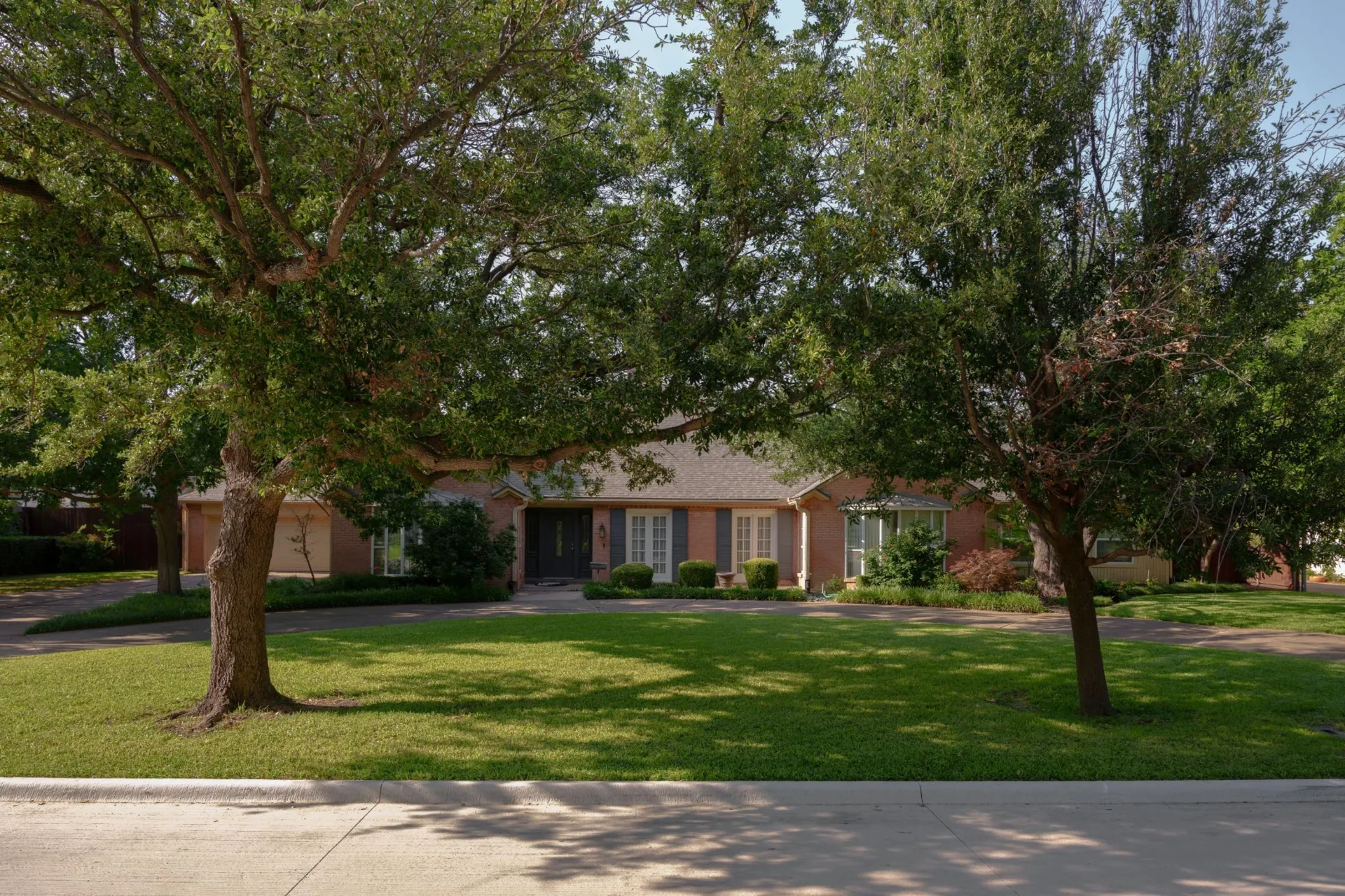 Dallas TX, 6131 Joyce Way
