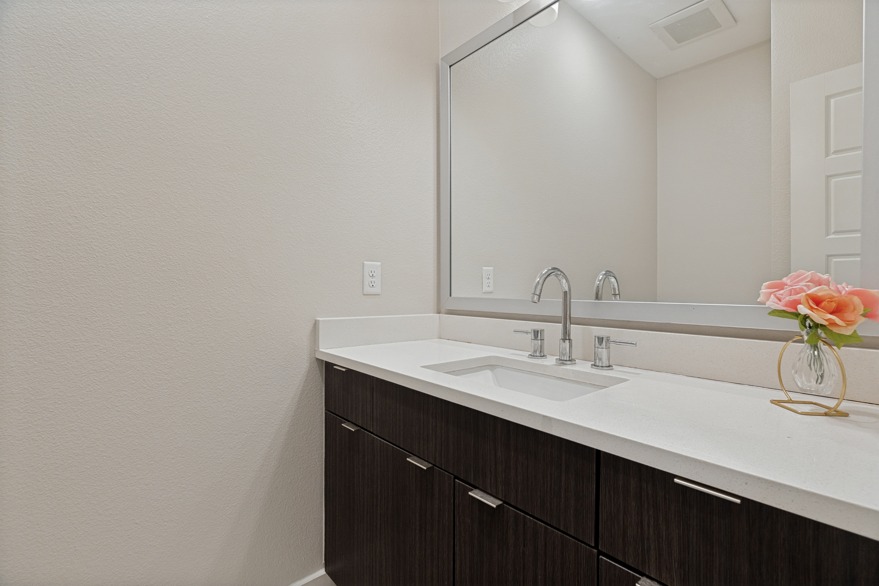 1596 Fiji Street Dallas TX 75203