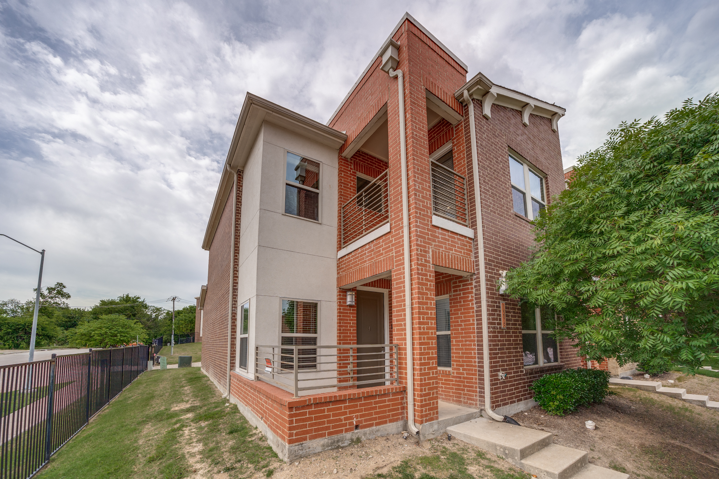 1596 Fiji Street Dallas TX 75203