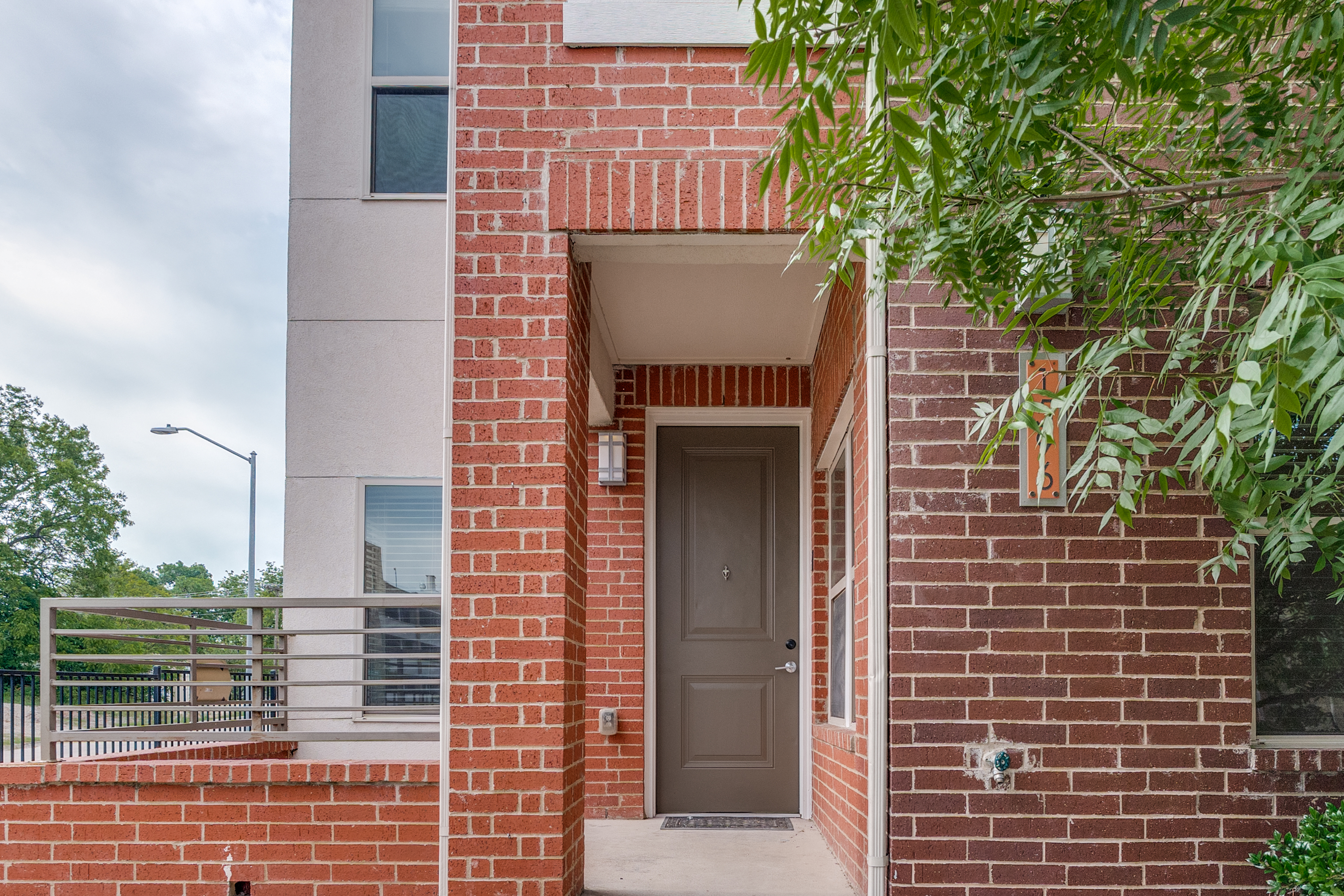 1596 Fiji Street Dallas TX 75203