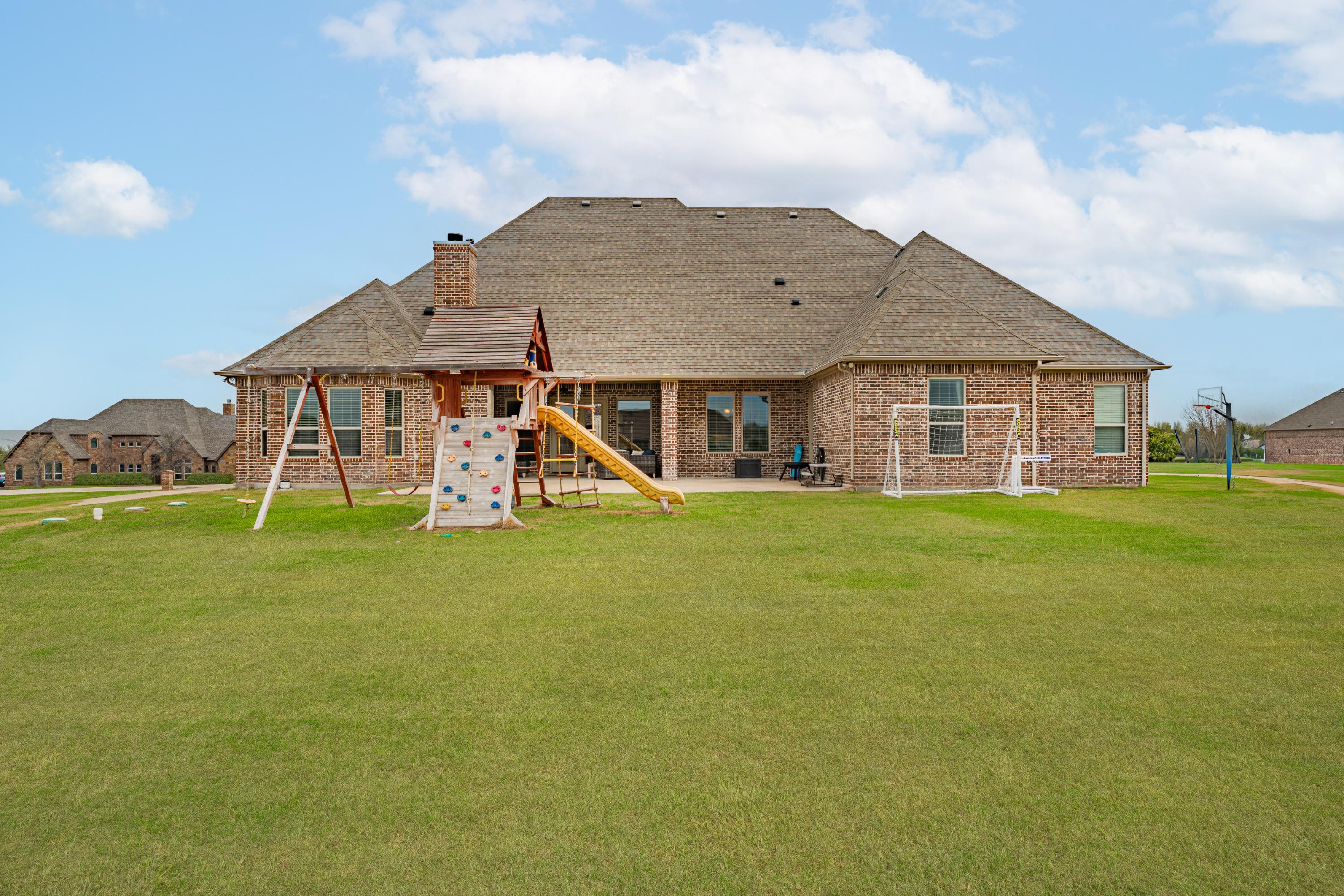 239 Bearclaw Circle Aledo TX 76008