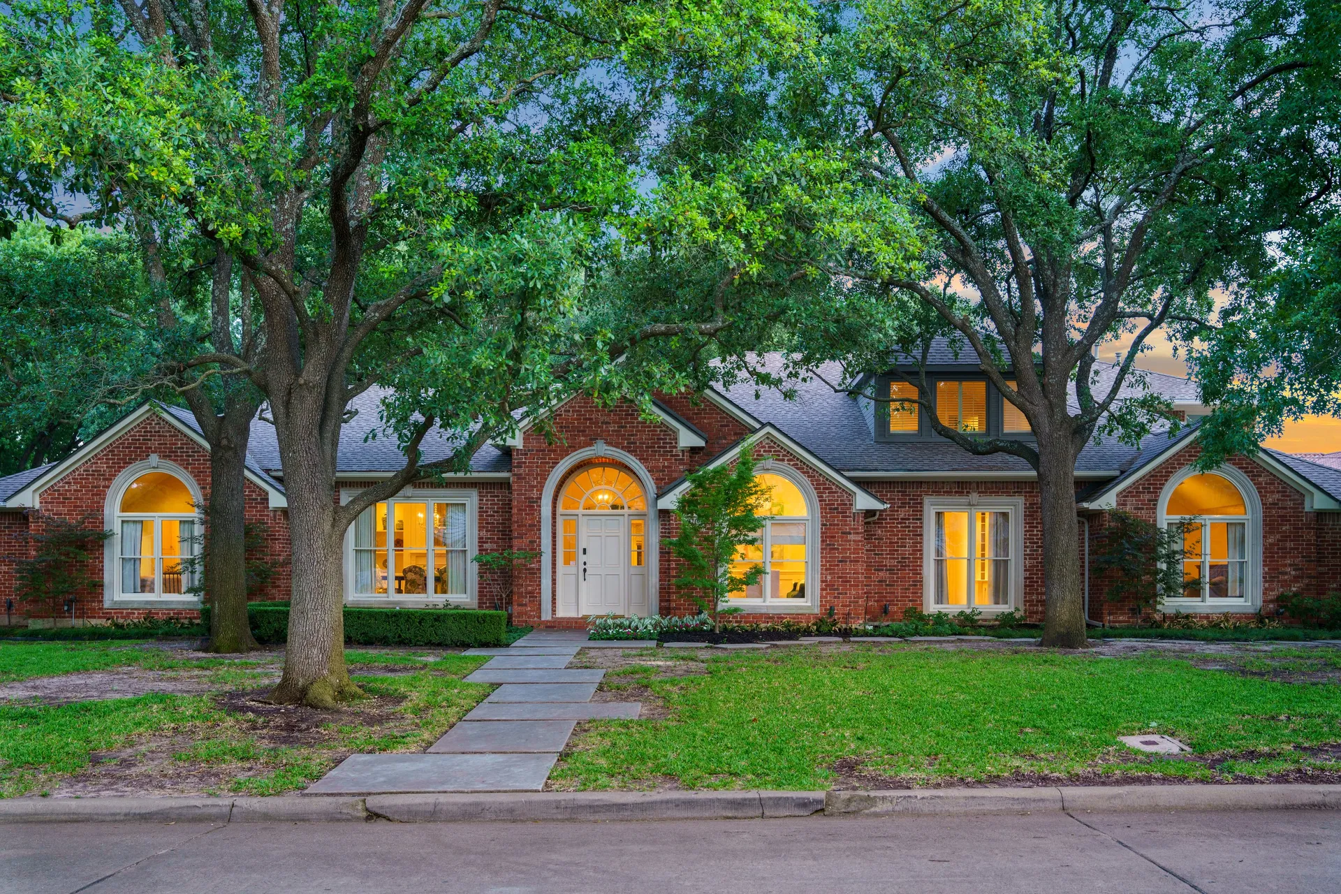 Dallas TX, 4710 Bobbitt Drive