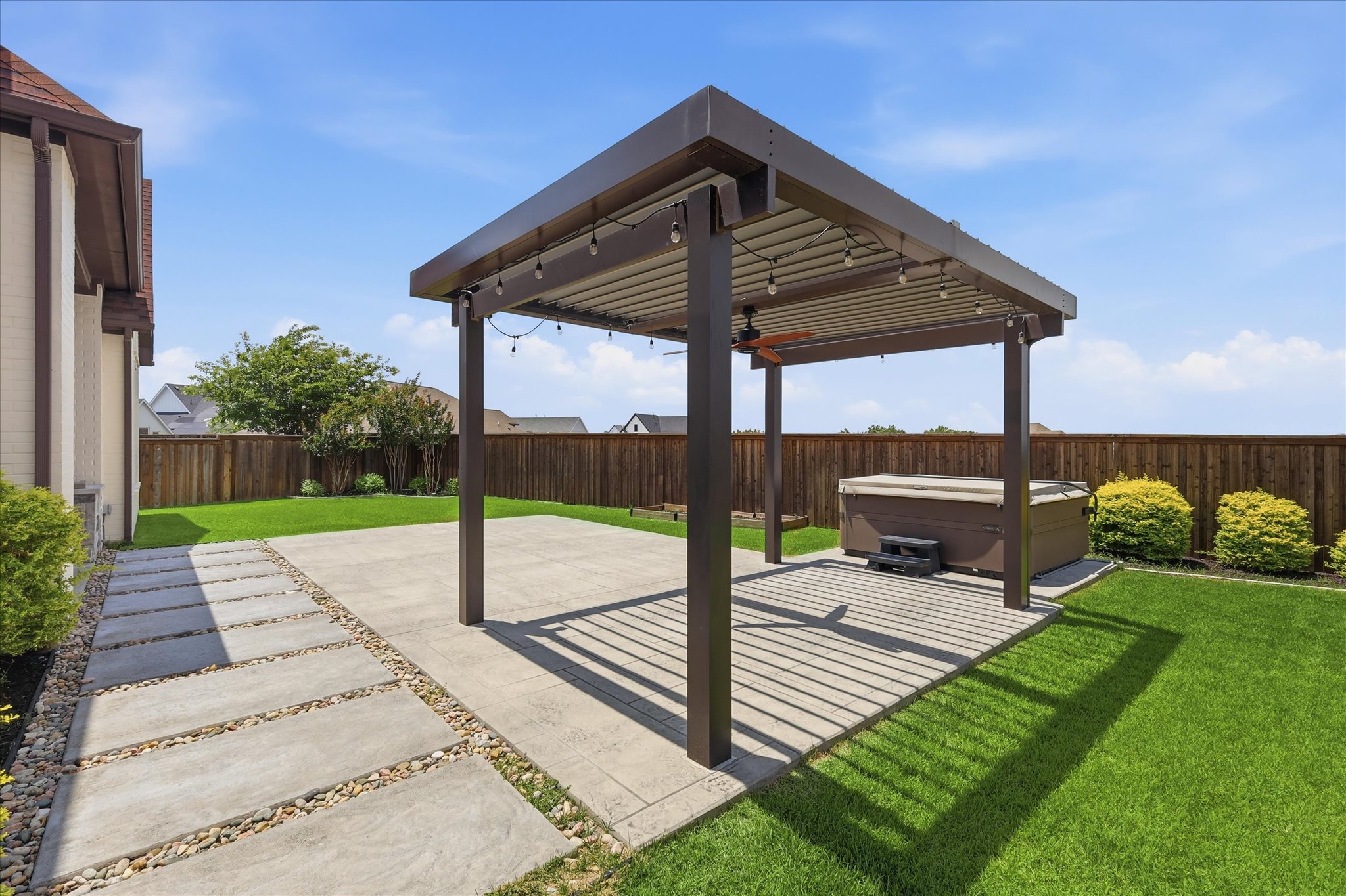 1713 Roundtree Circle E Fort Worth TX 76008