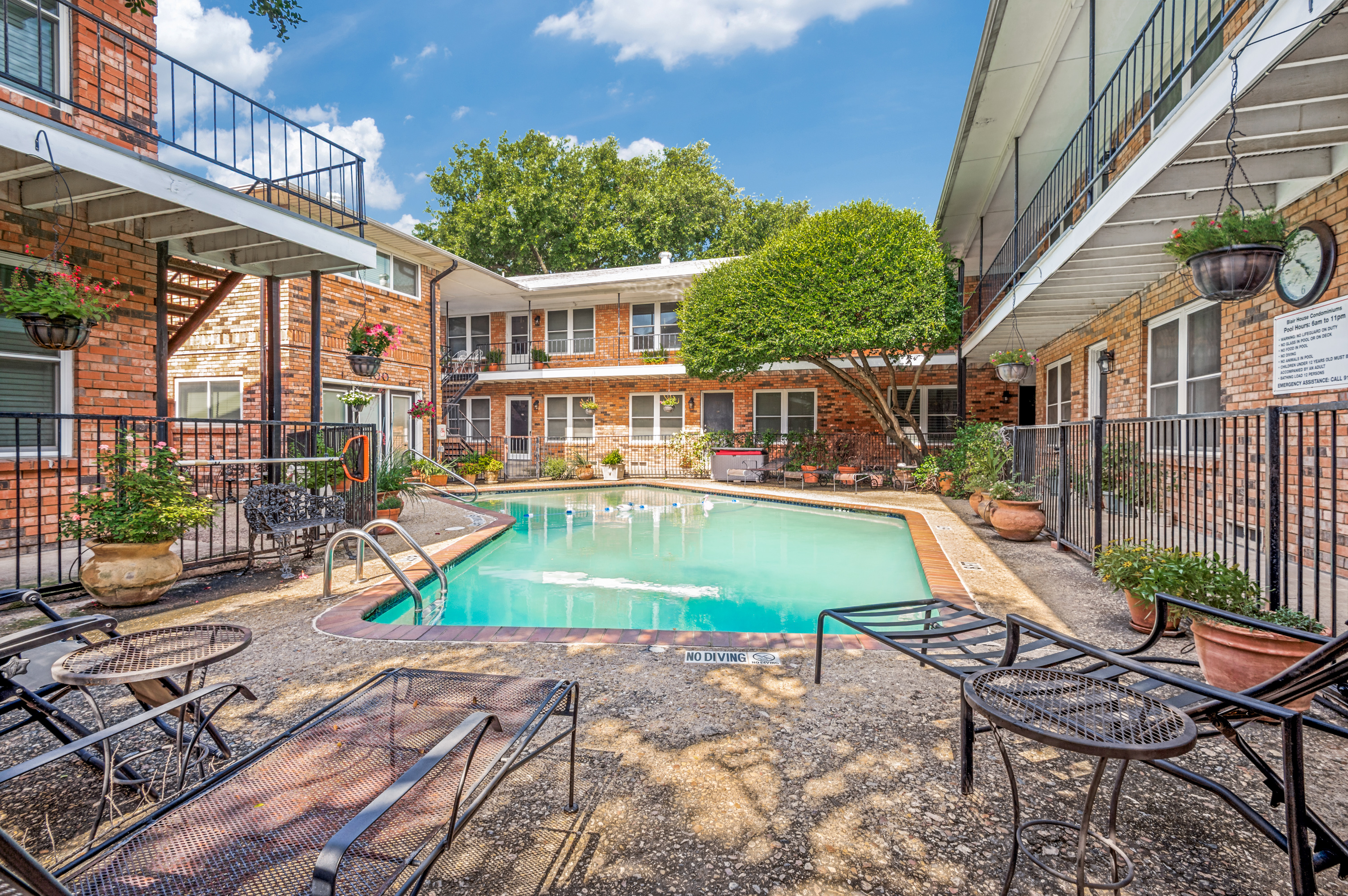 4206 Newton Avenue Dallas TX 75219