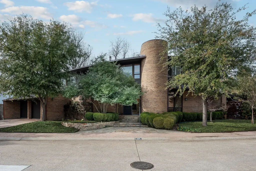 12 Royal Way Dallas TX 75229