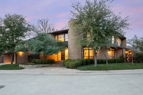 12 Royal Way Dallas TX 75229