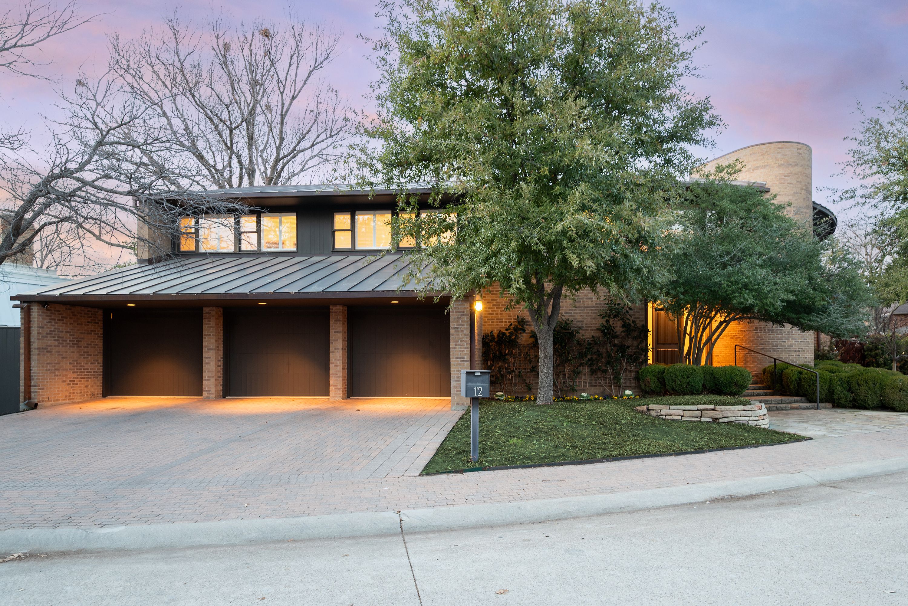 12 Royal Way Dallas TX 75229