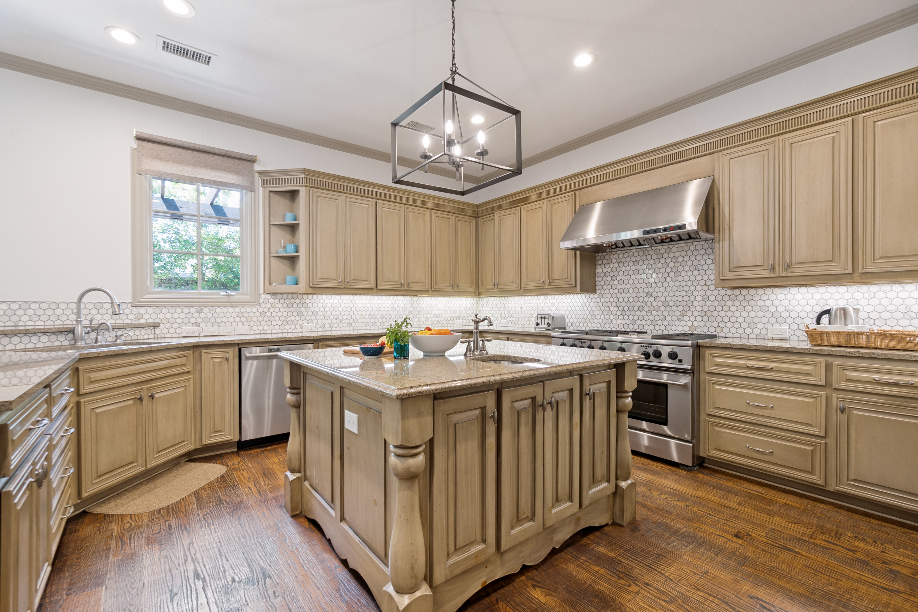 6615 Meadow Road Dallas TX 75230