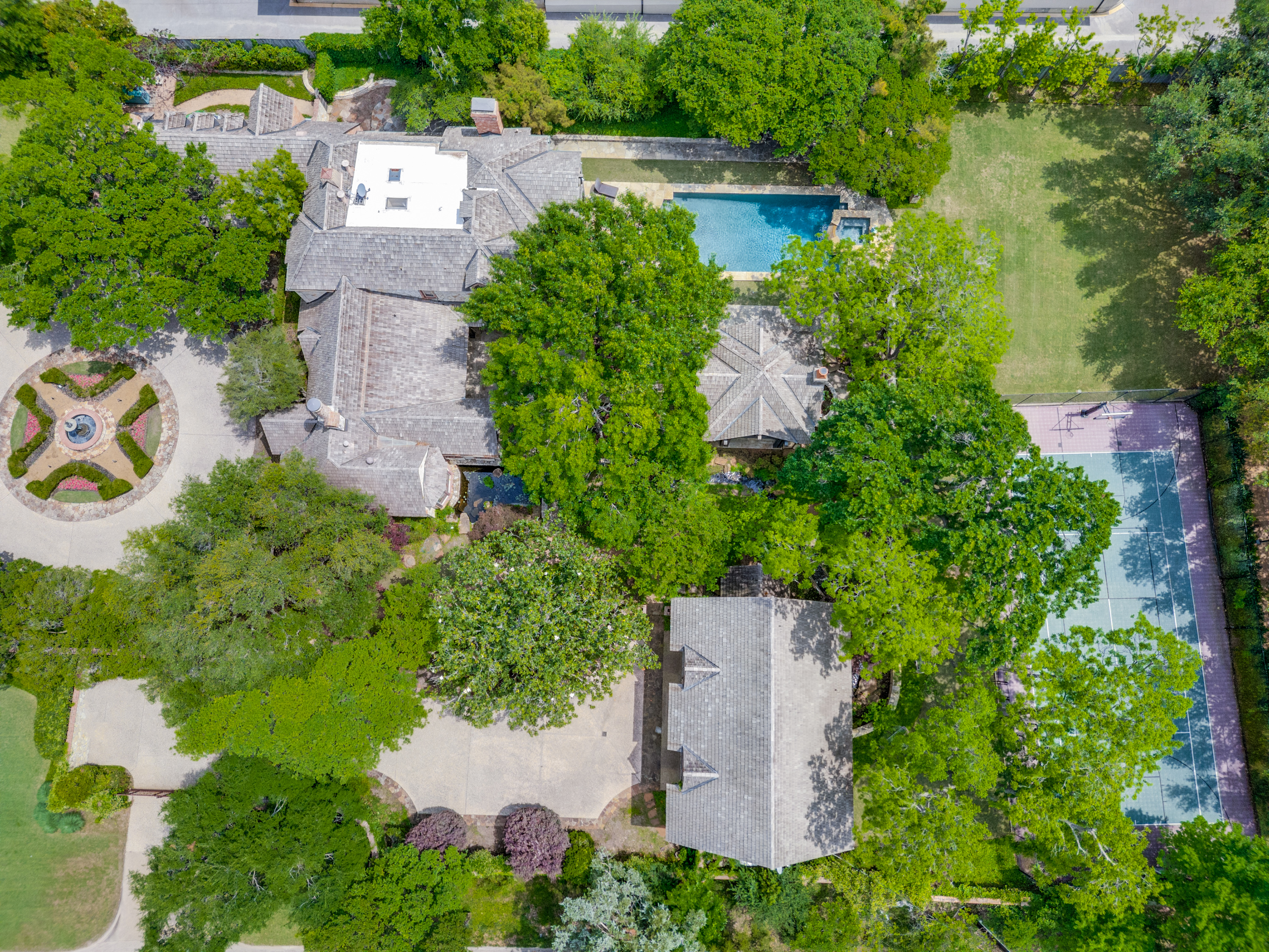 5106 Deloache Avenue Dallas TX 75220