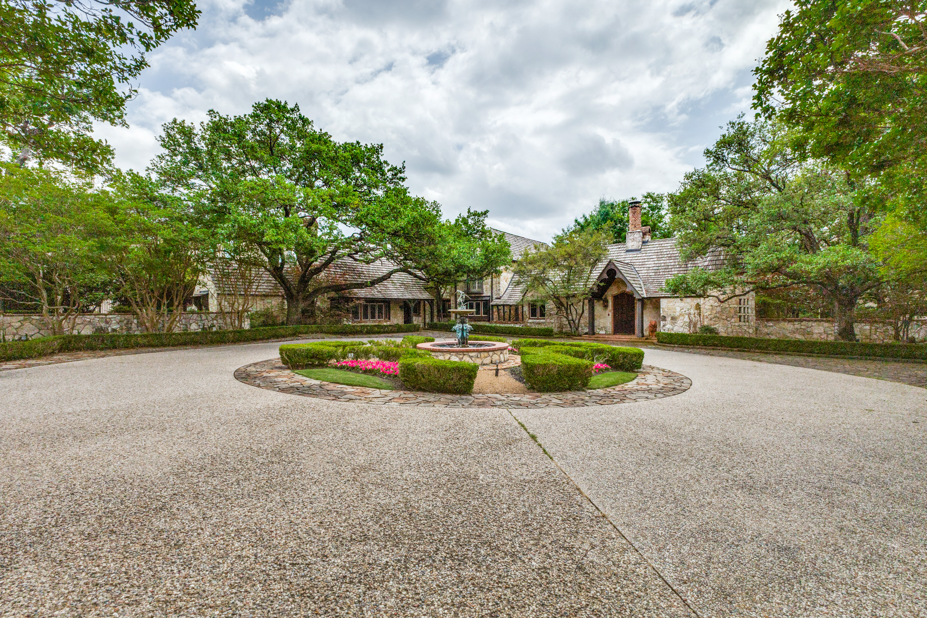 5106 Deloache Avenue Dallas TX 75220