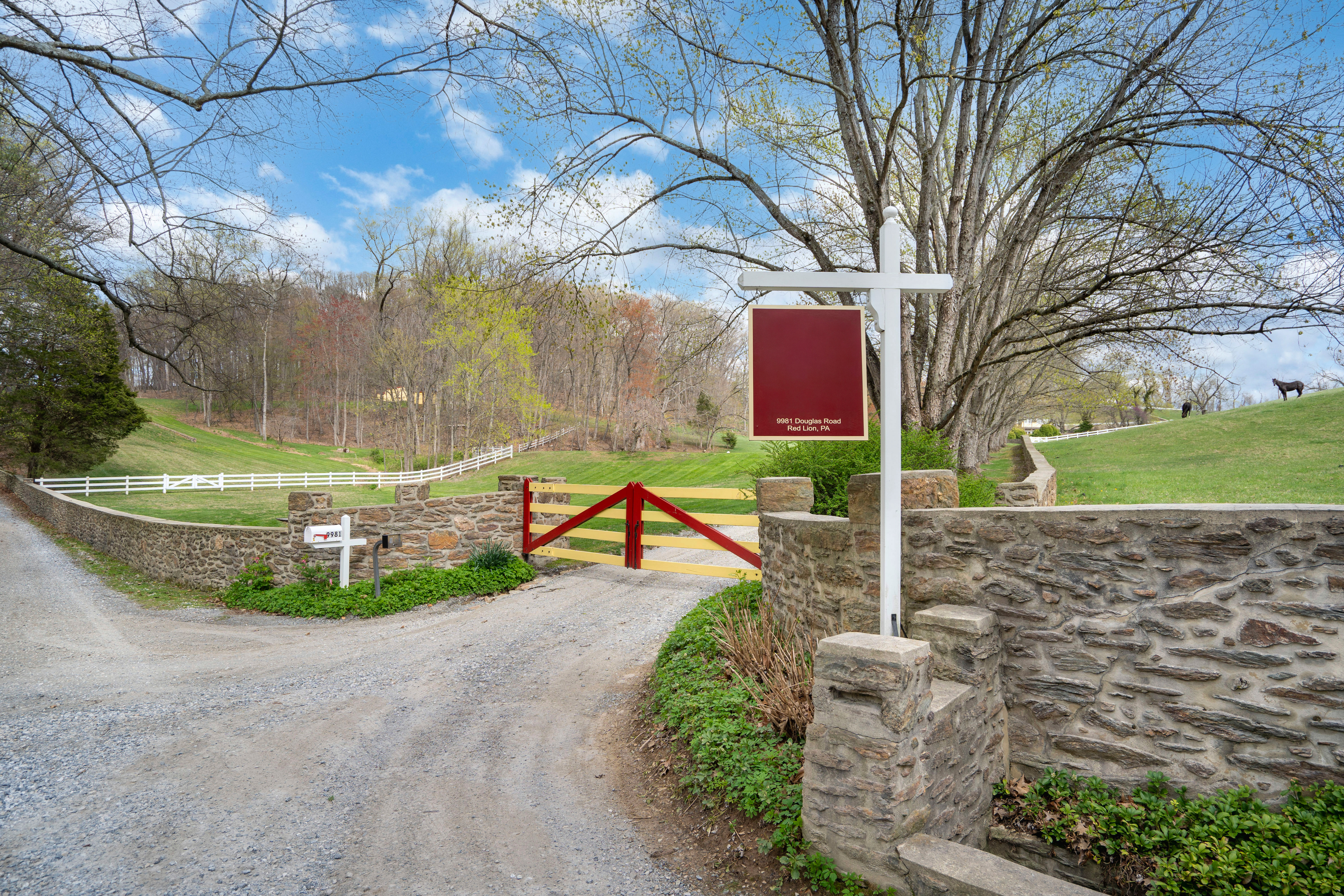 9981 Douglas Road Red Lion PA 17356