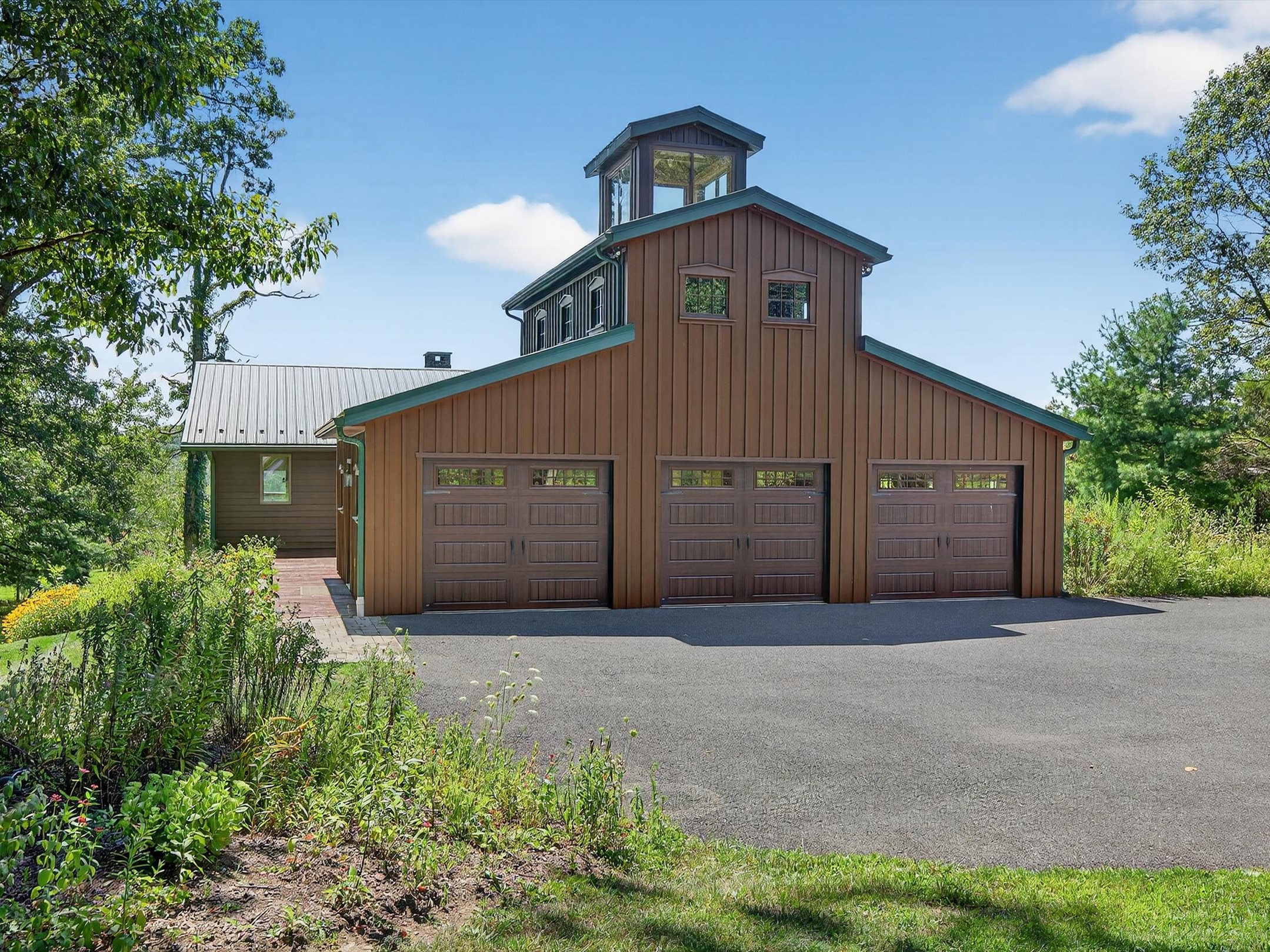 1494 Mountain Road Orrtanna PA 17353