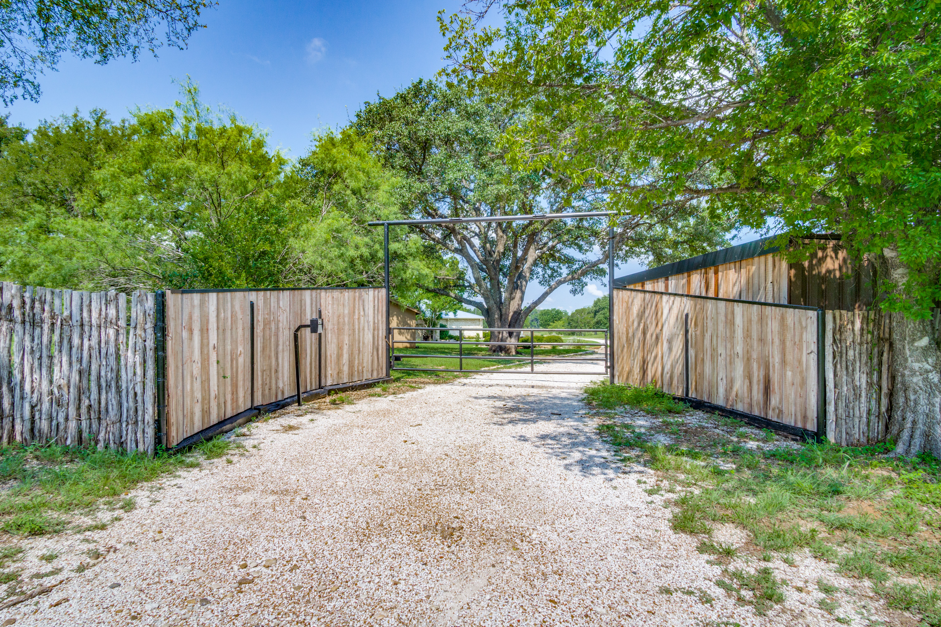 3612 Lucky Pepper Drive Granbury TX 76049