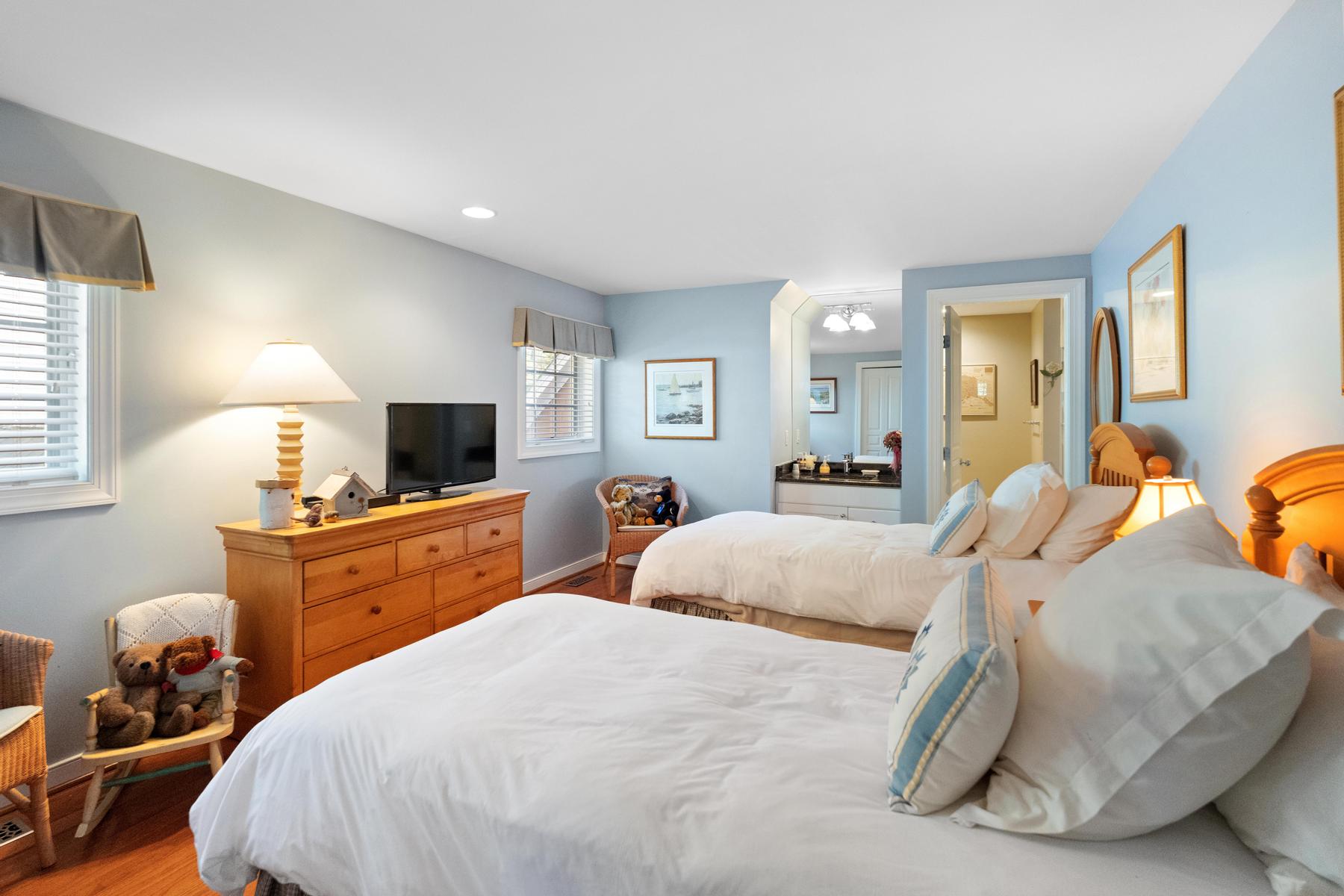 4251 Pinehurst Lane Harbor Springs MI 49740