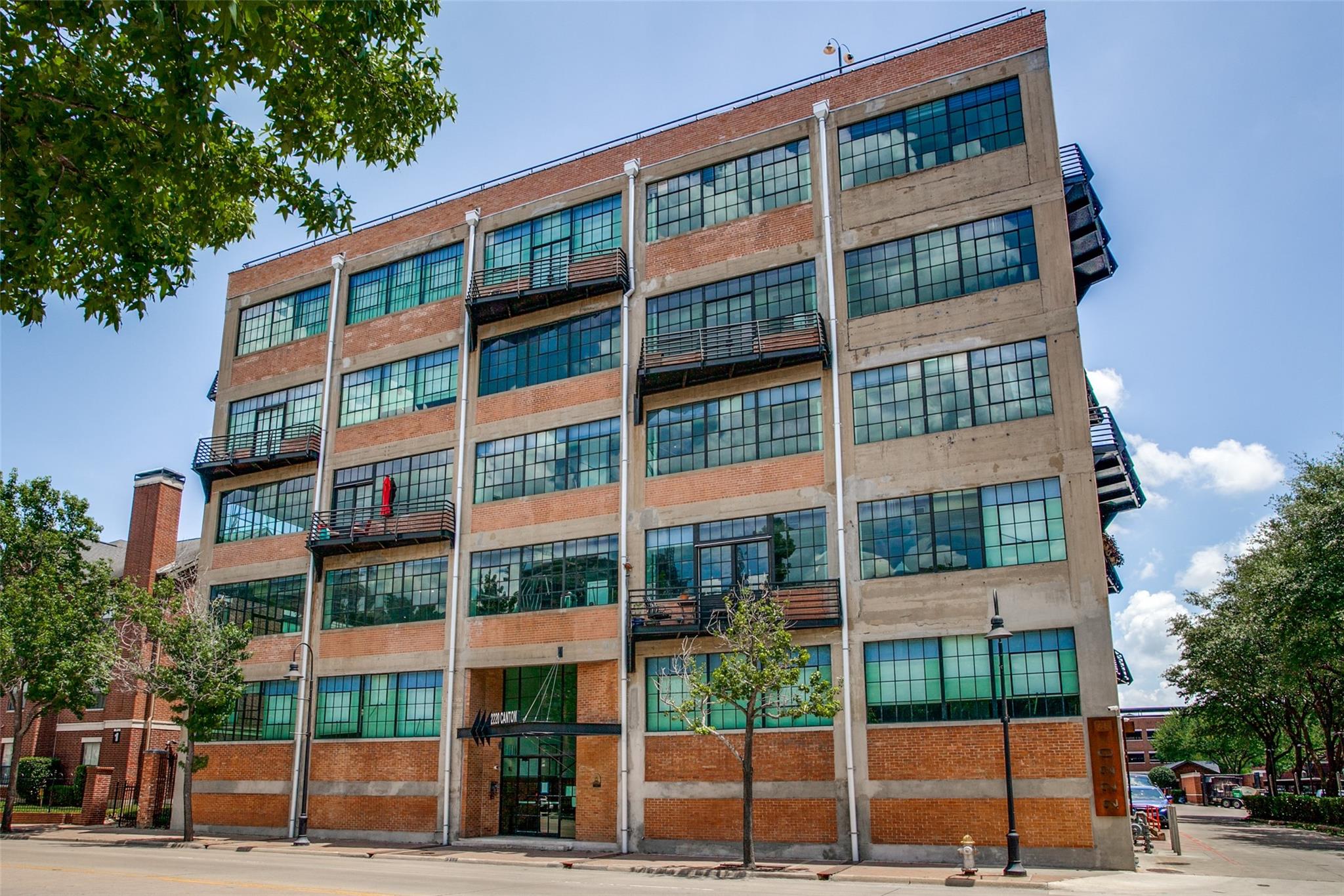 2220 Canton Street Dallas TX 75201