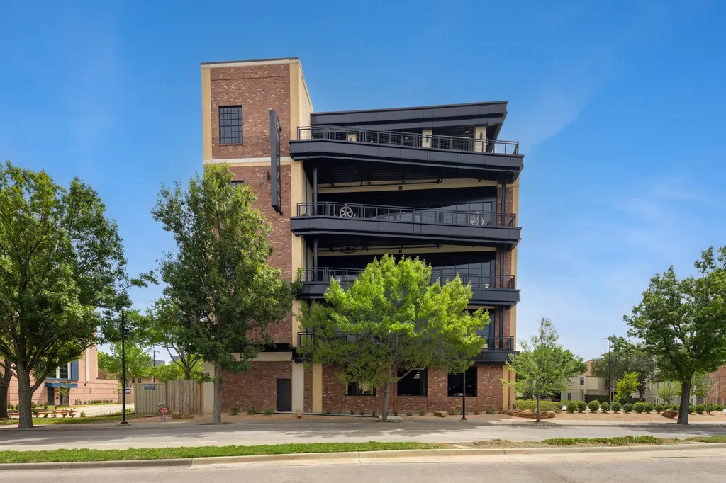 4900 Arapaho Road Addison TX 75001