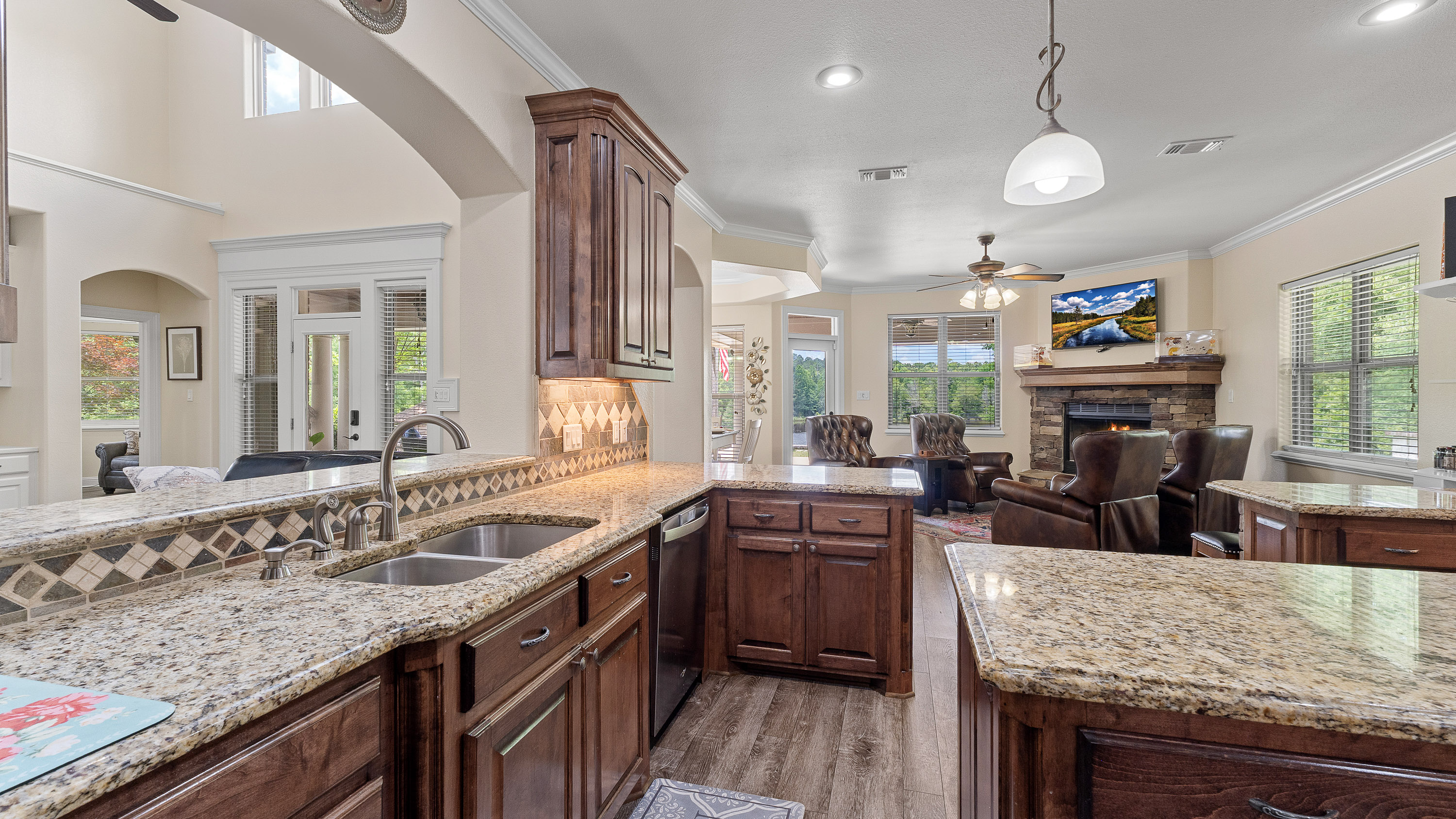 1411 County Road 4120 Atlanta TX 75551