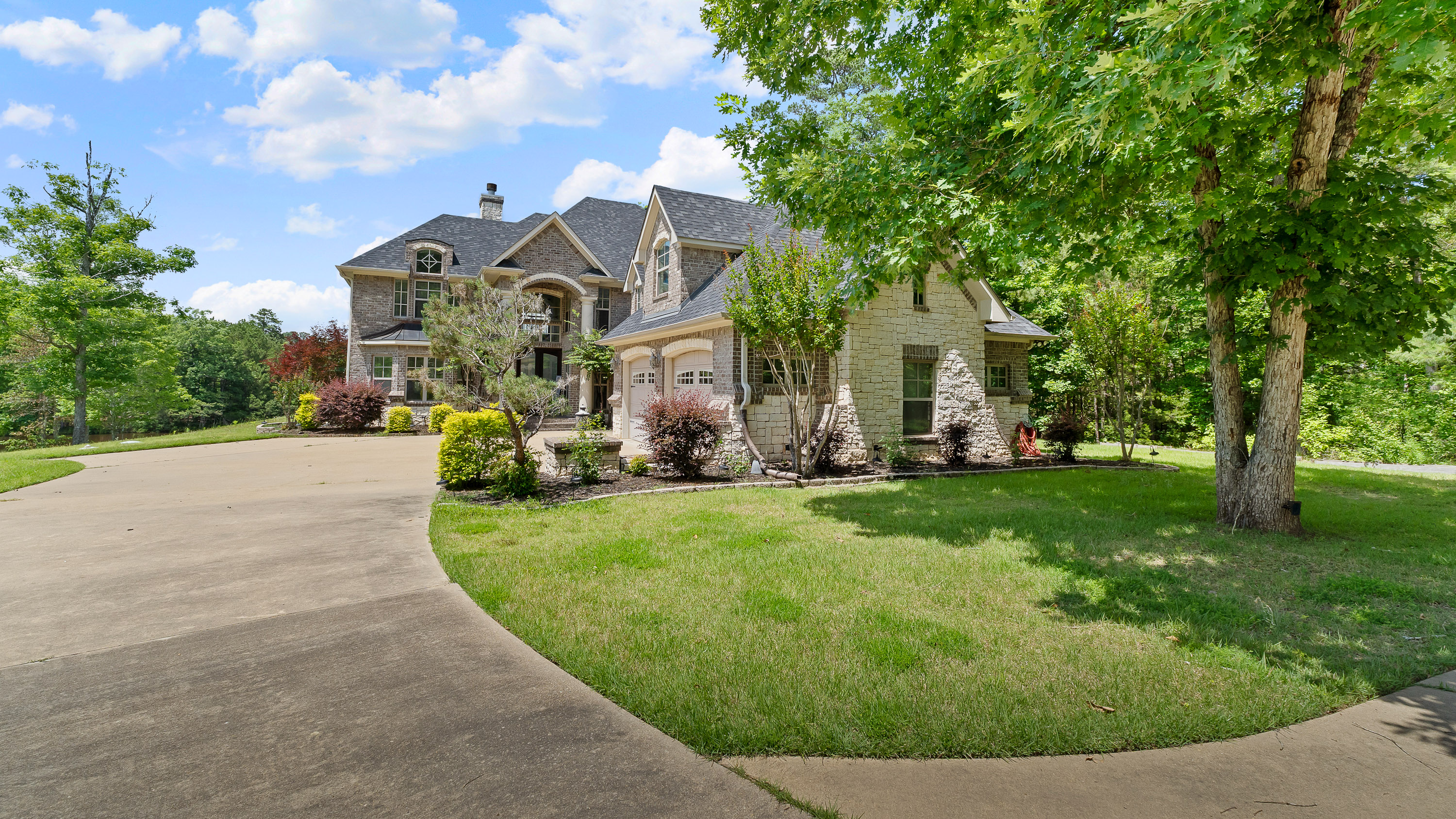 1411 County Road 4120 Atlanta TX 75551