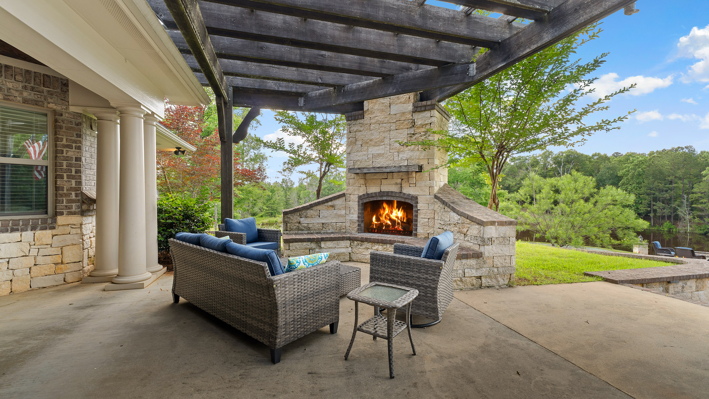 1411 County Road 4120 Atlanta TX 75551