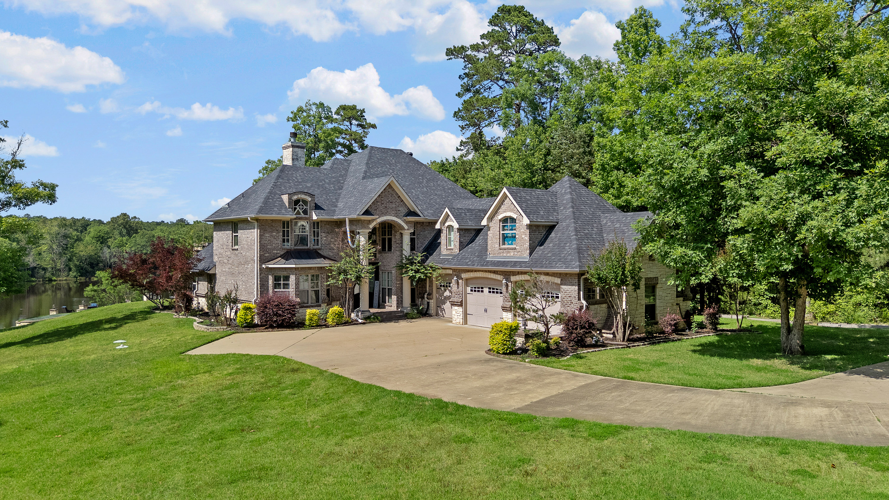 1411 County Road 4120 Atlanta TX 75551