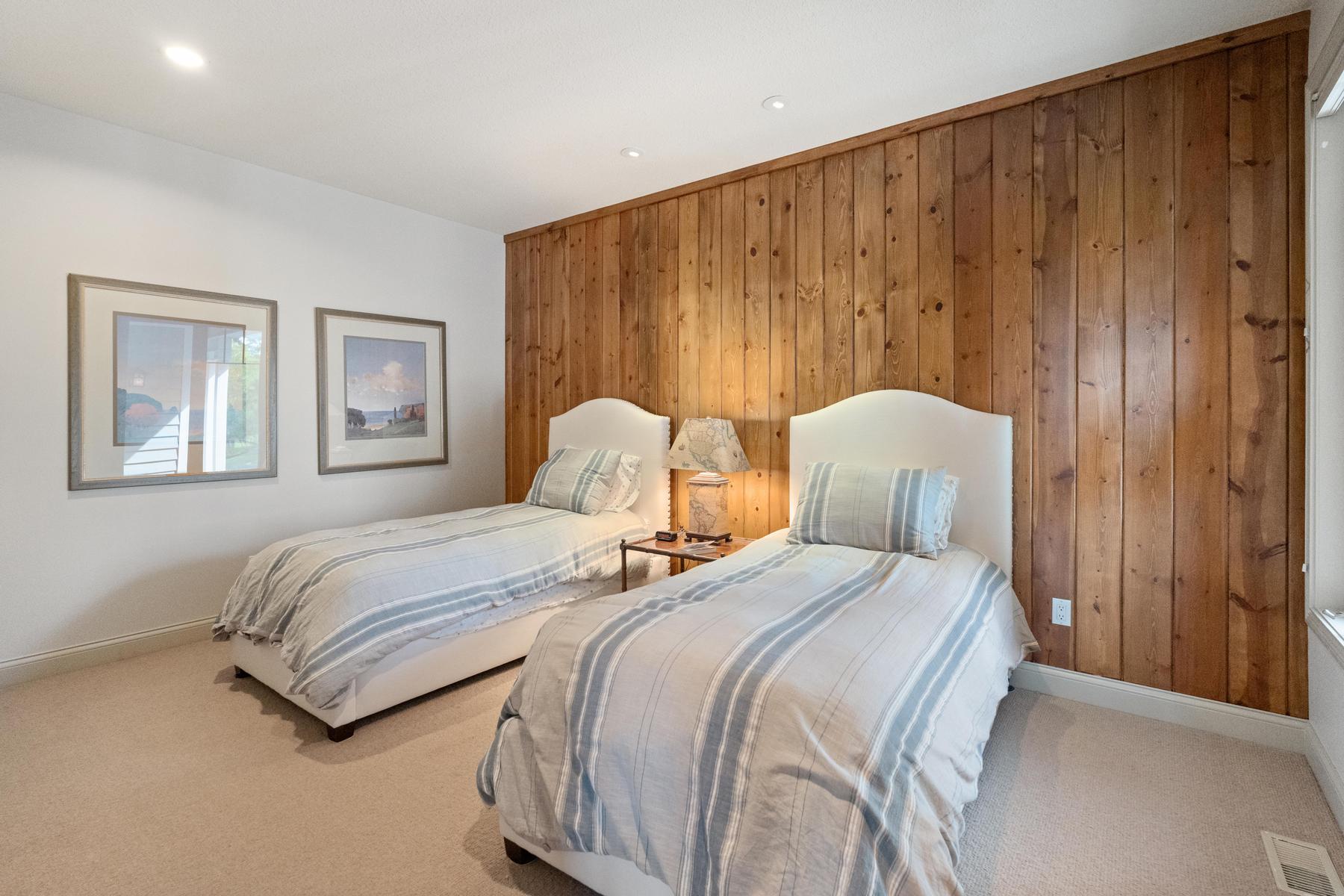 6460 Quarry Ridge Drive Bay Harbor MI 49770