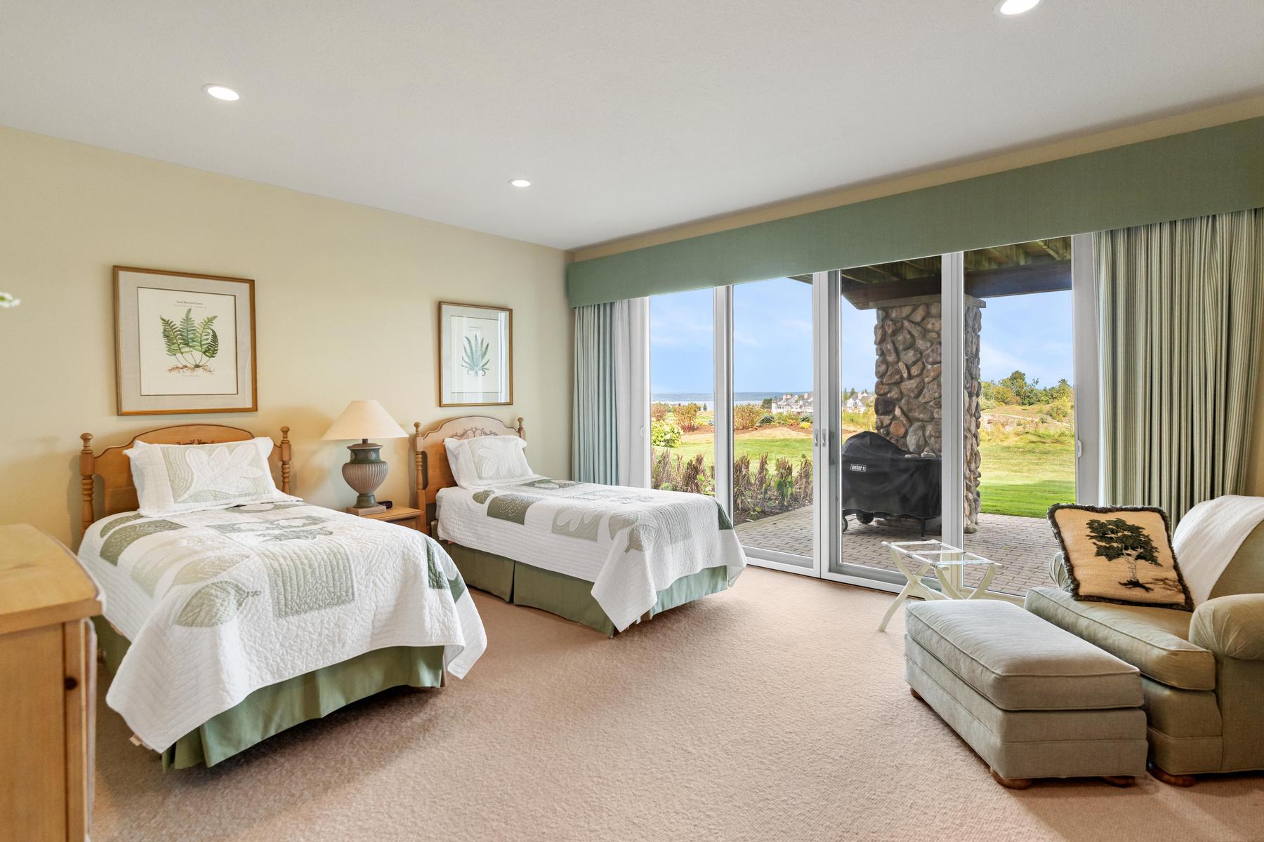 6460 Quarry Ridge Drive Bay Harbor MI 49770