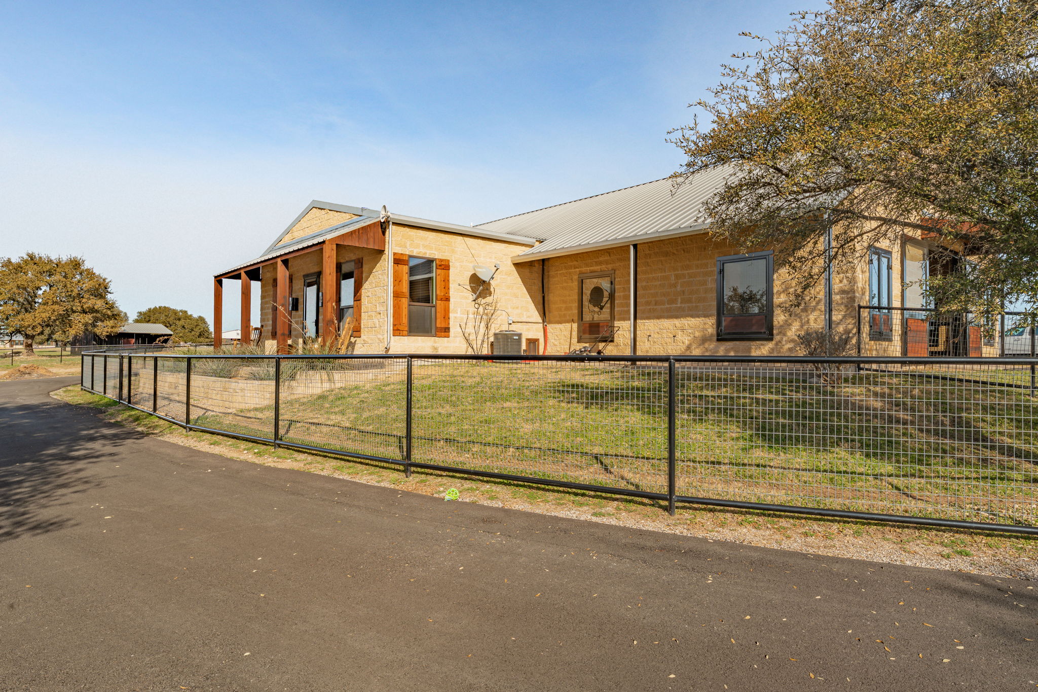221 Silver Spur Weatherford TX 76087