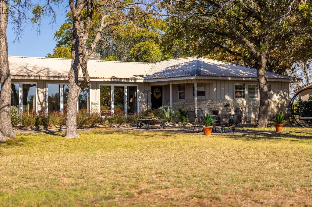 Hamilton TX, 643 County Road 223