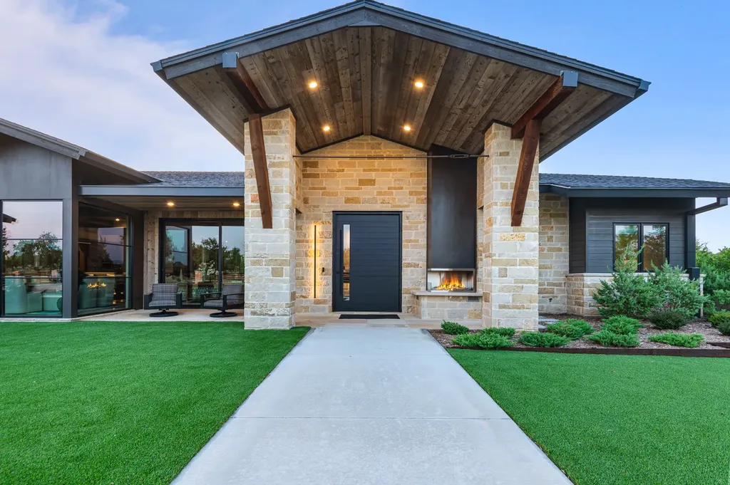 988 English Road Rockwall TX 75032