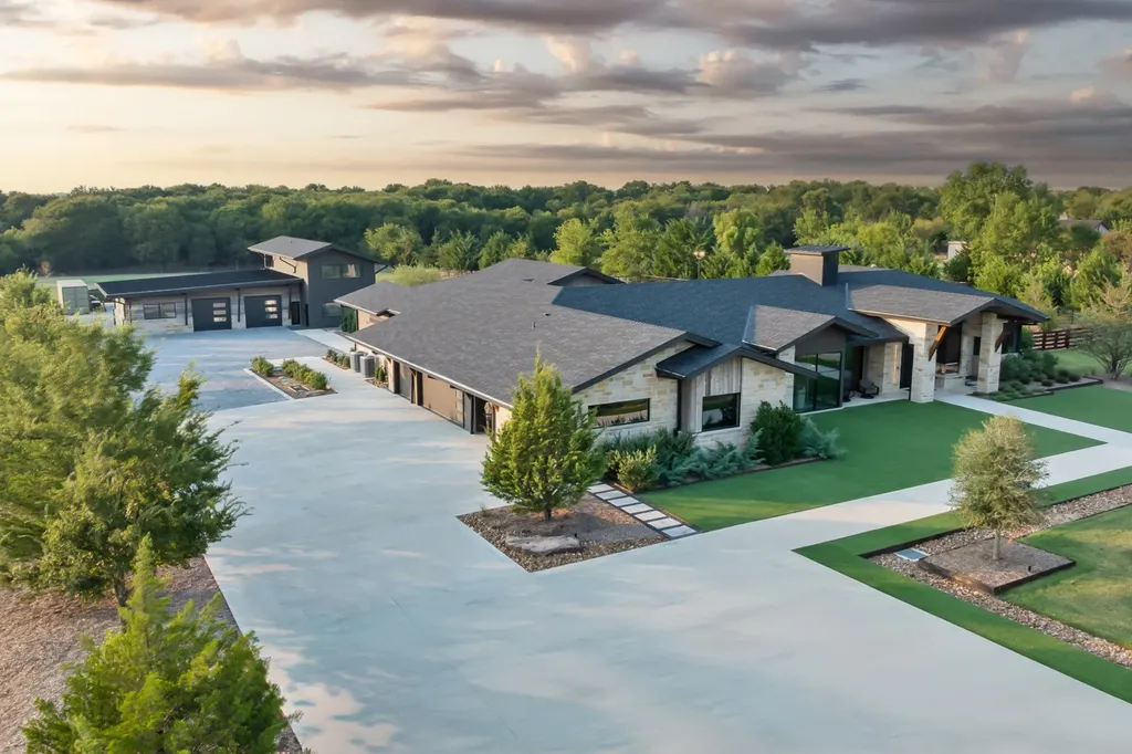 988 English Road Rockwall TX 75032