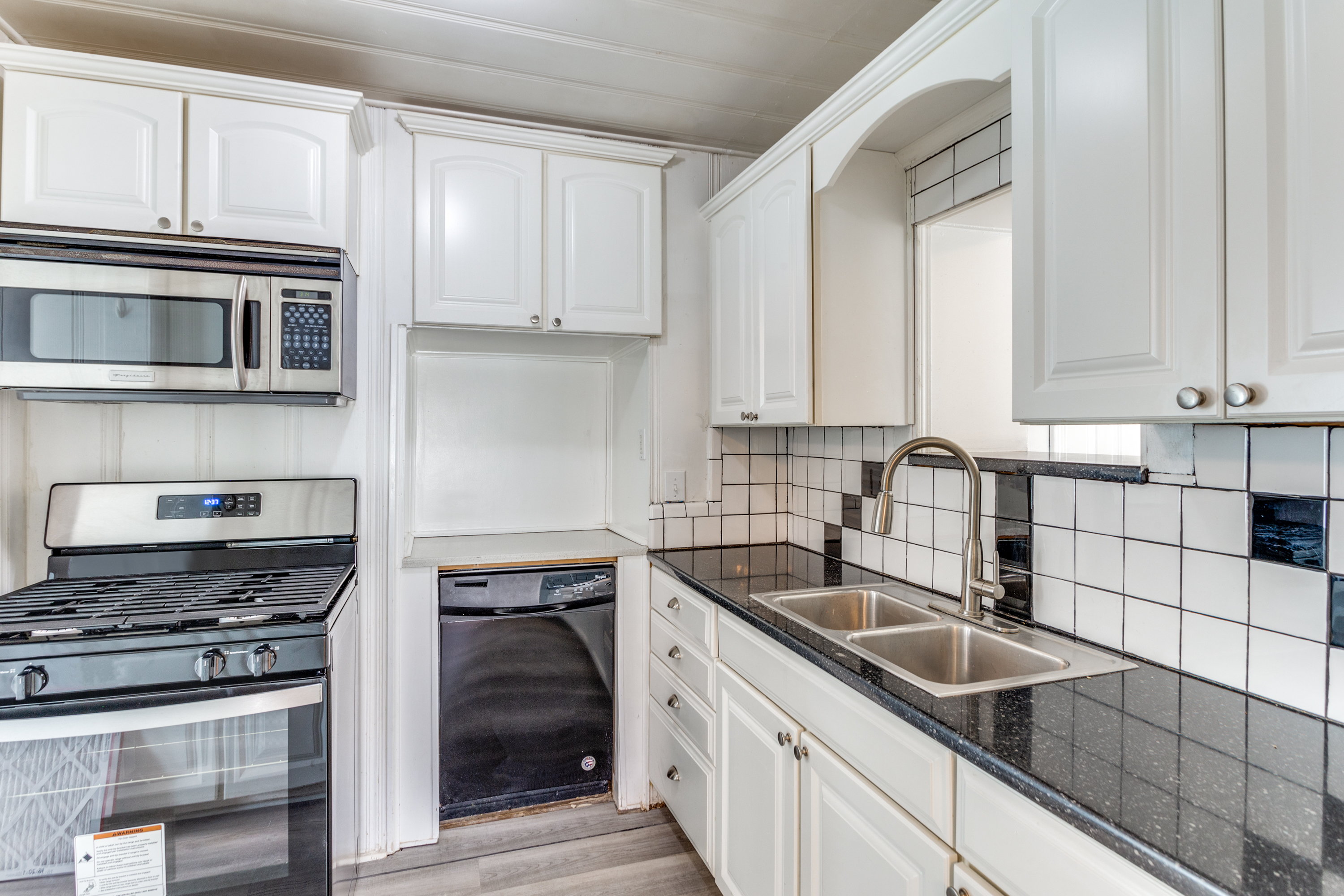 4812 Calmont Avenue Fort Worth TX 76107