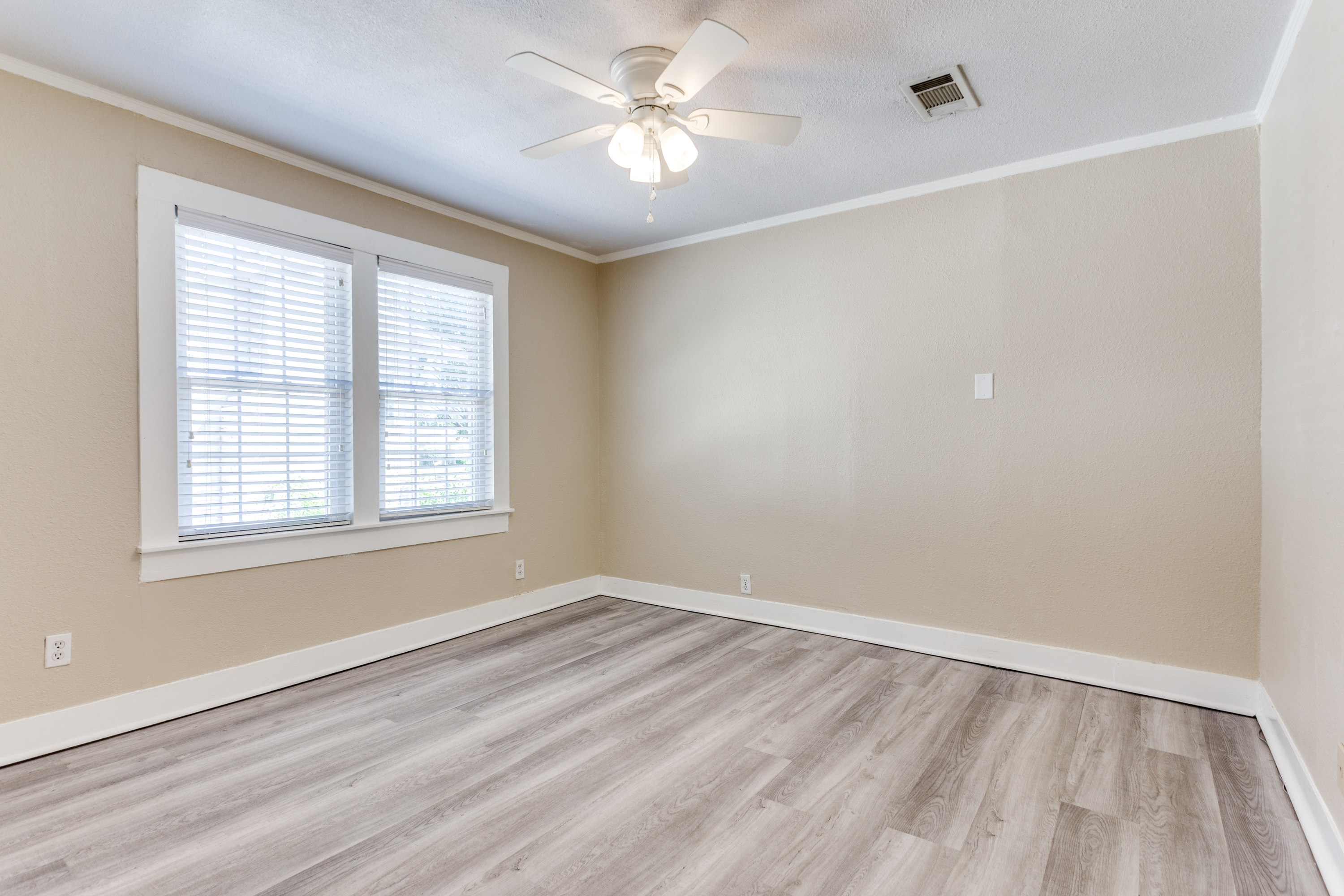 4812 Calmont Avenue Fort Worth TX 76107