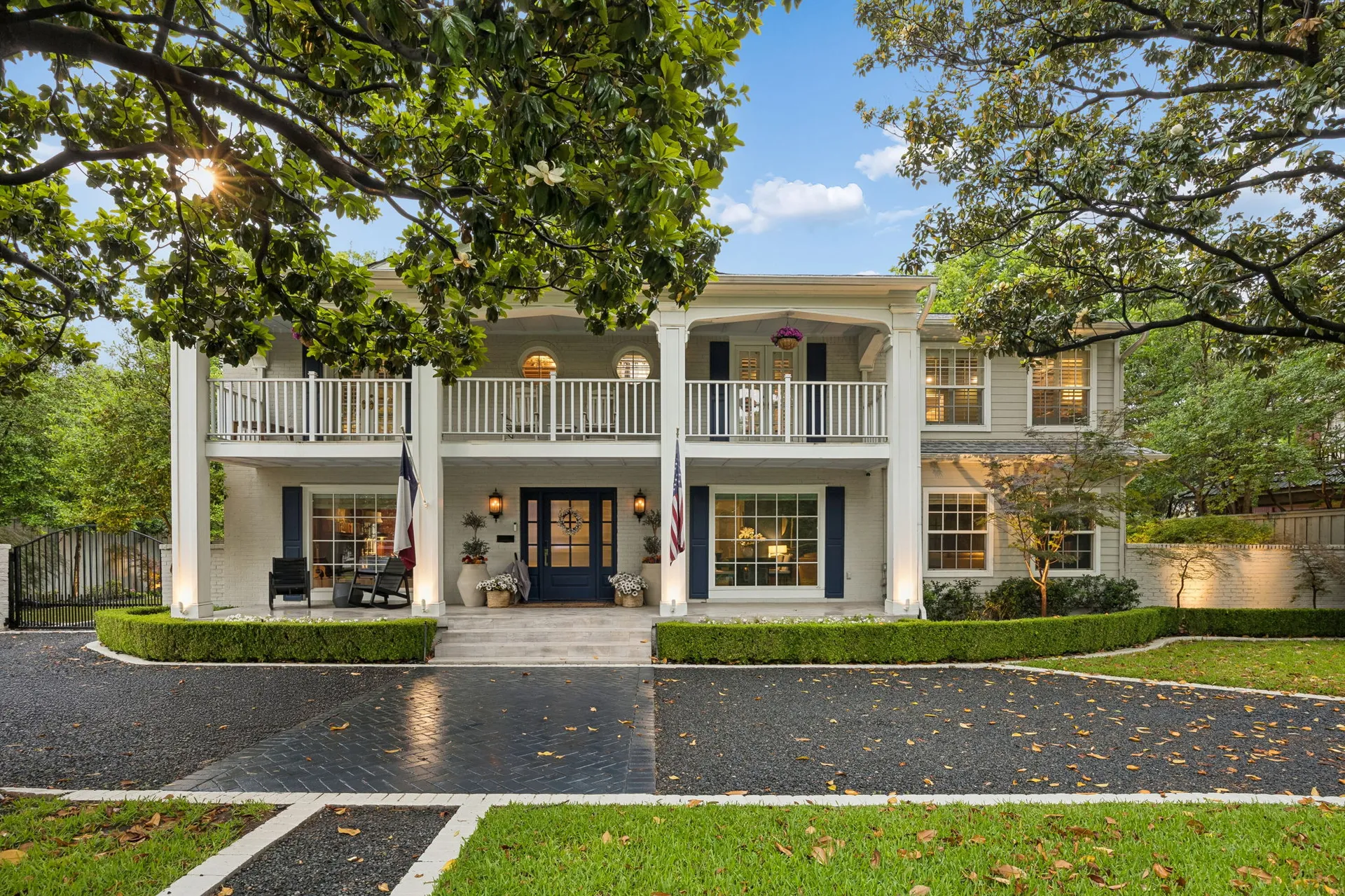 Dallas TX, 6671 Gaston Avenue