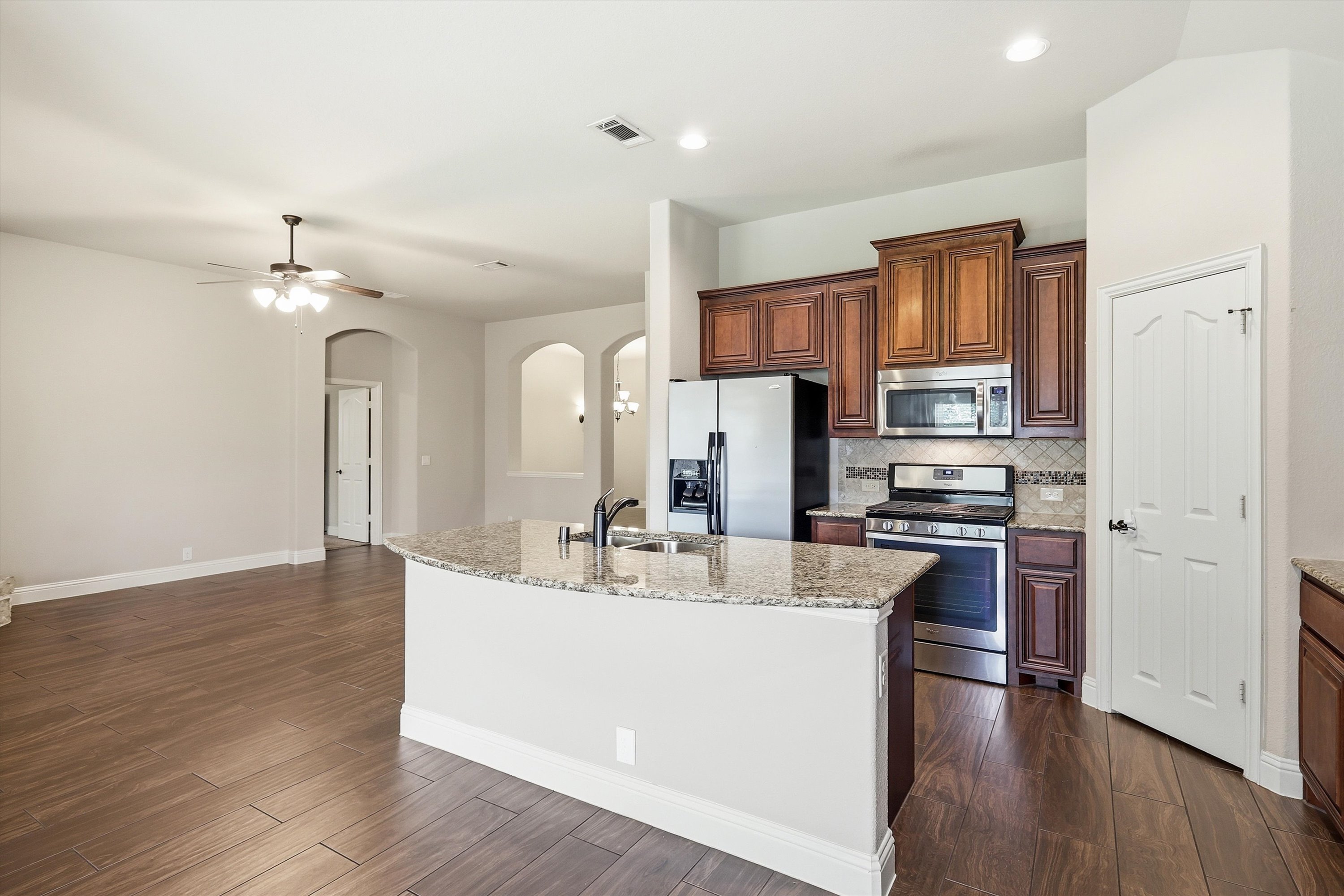 4204 Cobblestone Circle Mansfield TX 76063
