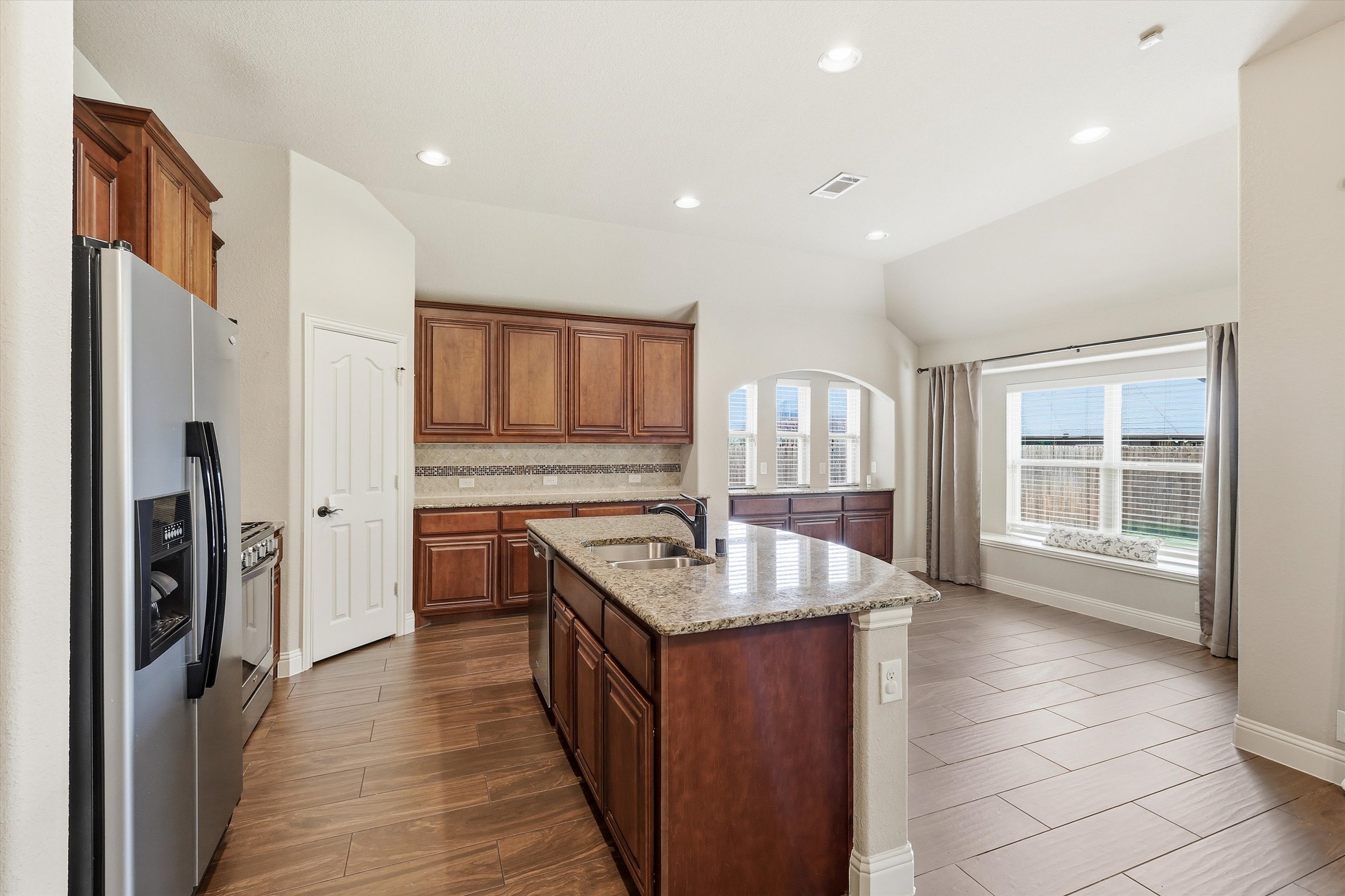 4204 Cobblestone Circle Mansfield TX 76063