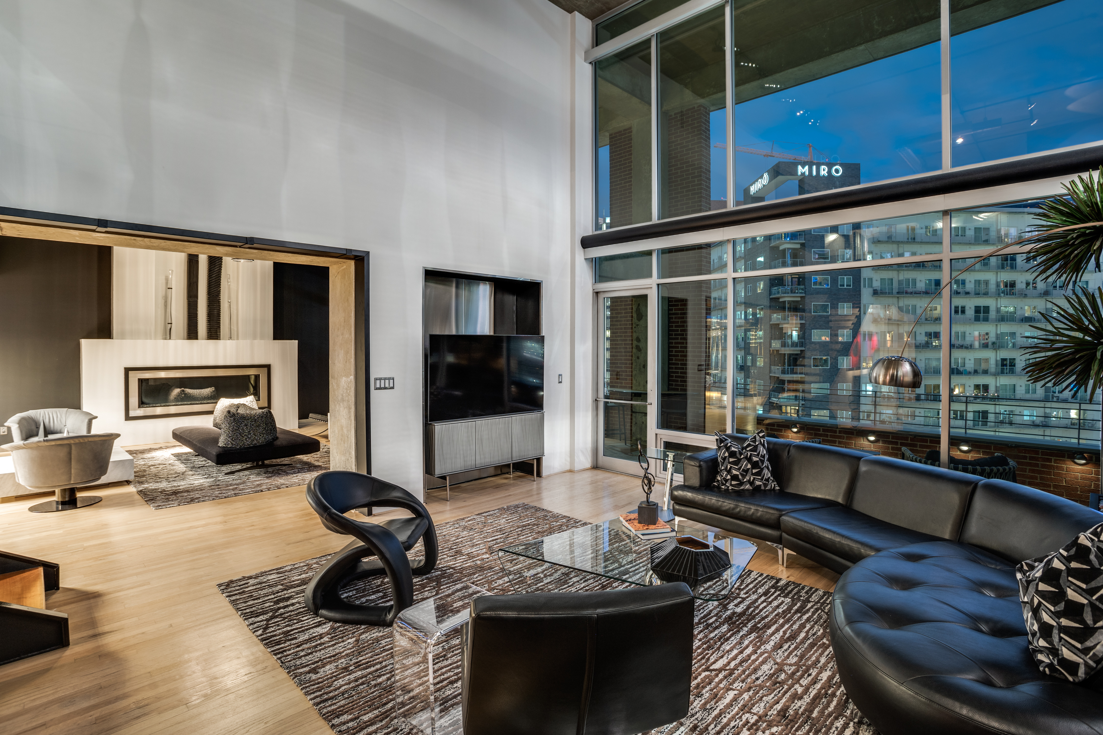2011 Cedar Springs Road Dallas TX 75201