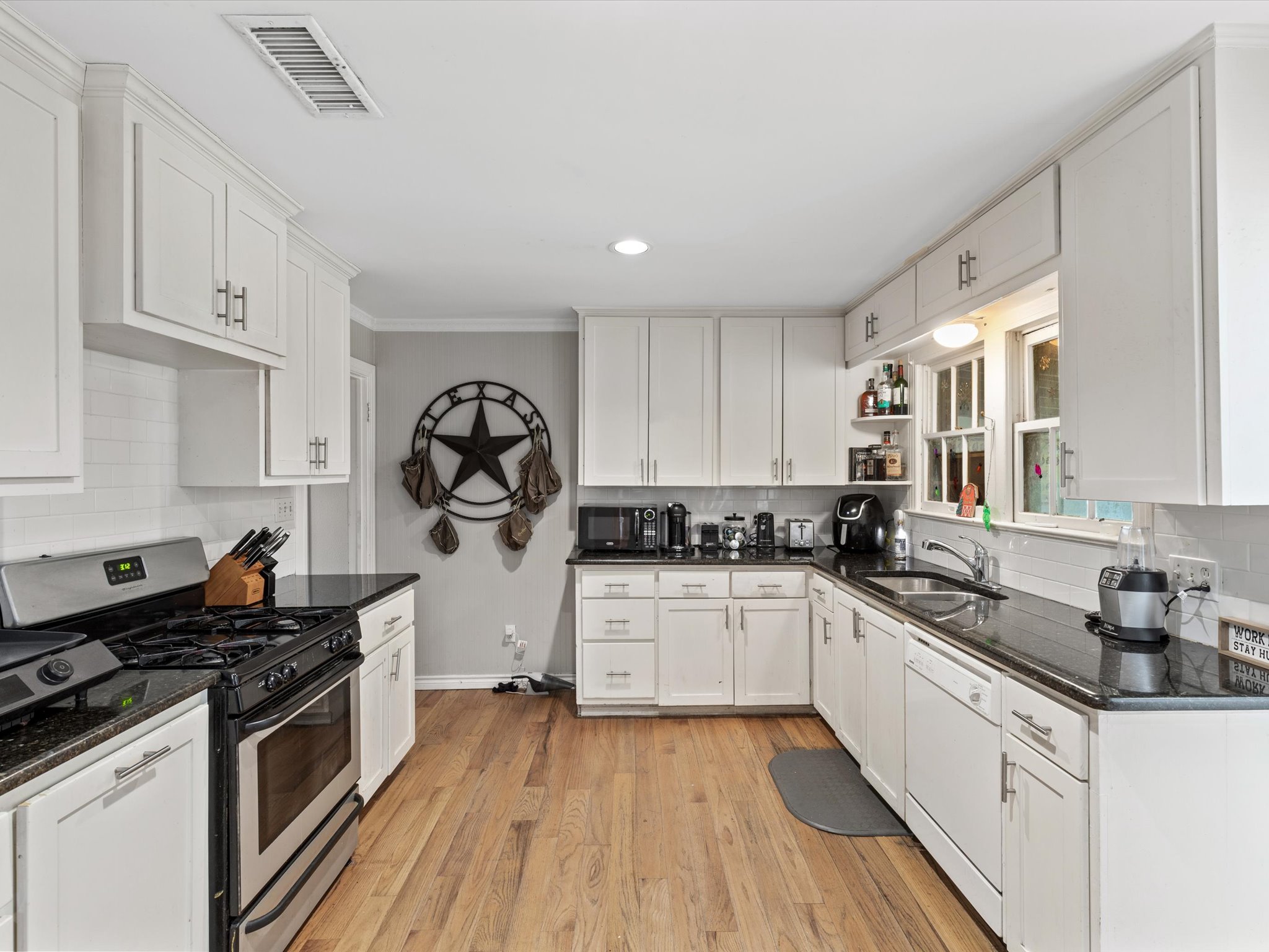 4016 Acacia Street Fort Worth TX 76109