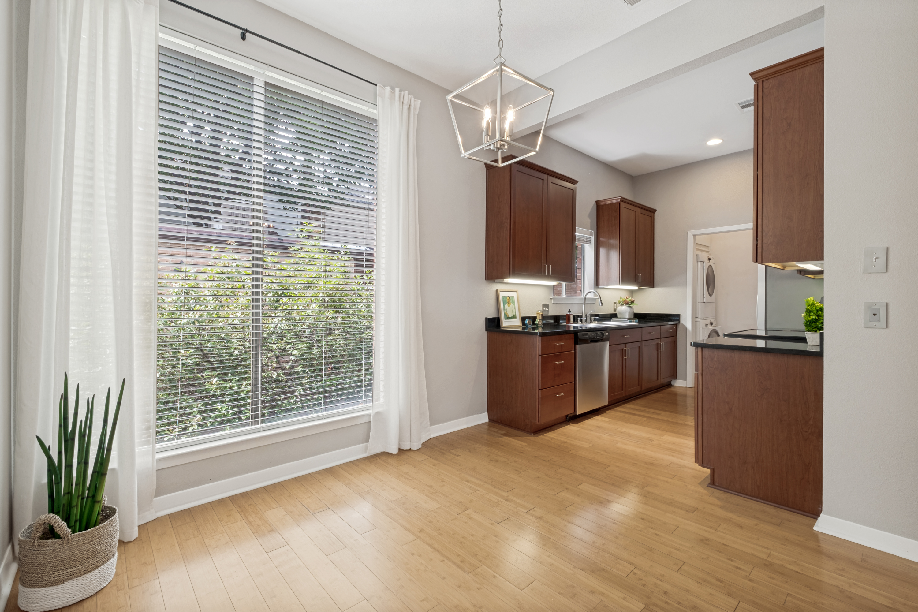 4031 Holland Avenue Dallas TX 75219