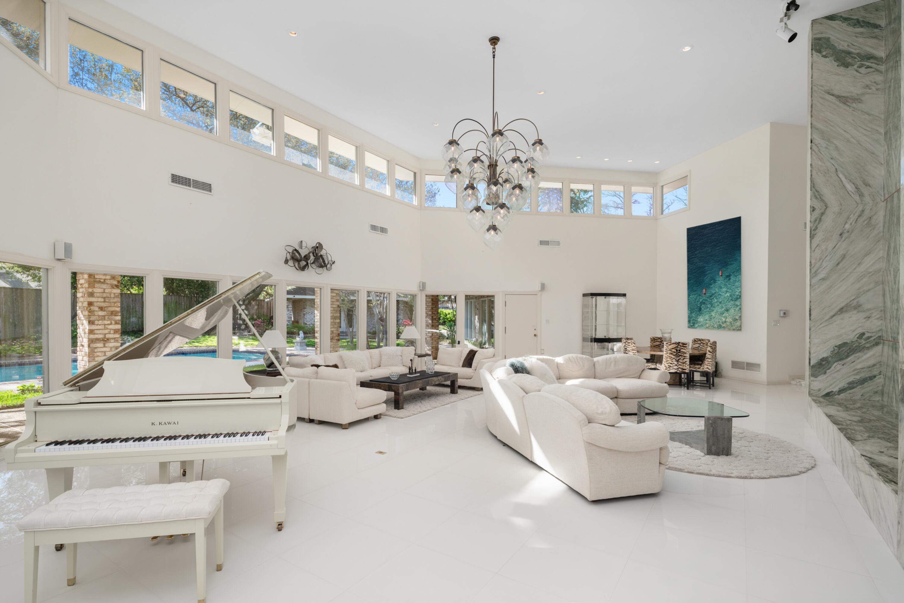 5045 Lakehill Court Dallas TX 75220