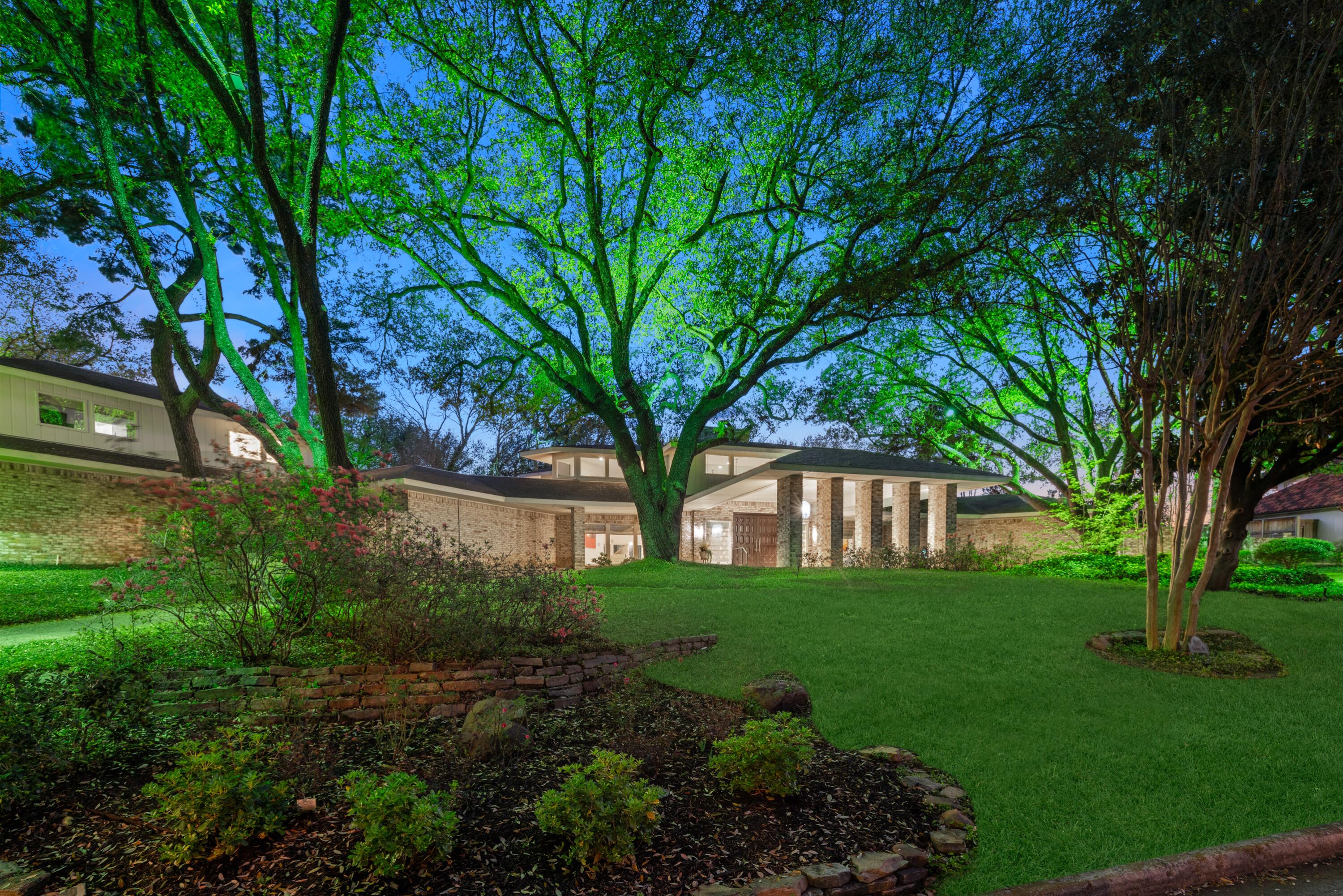 5045 Lakehill Court Dallas TX 75220