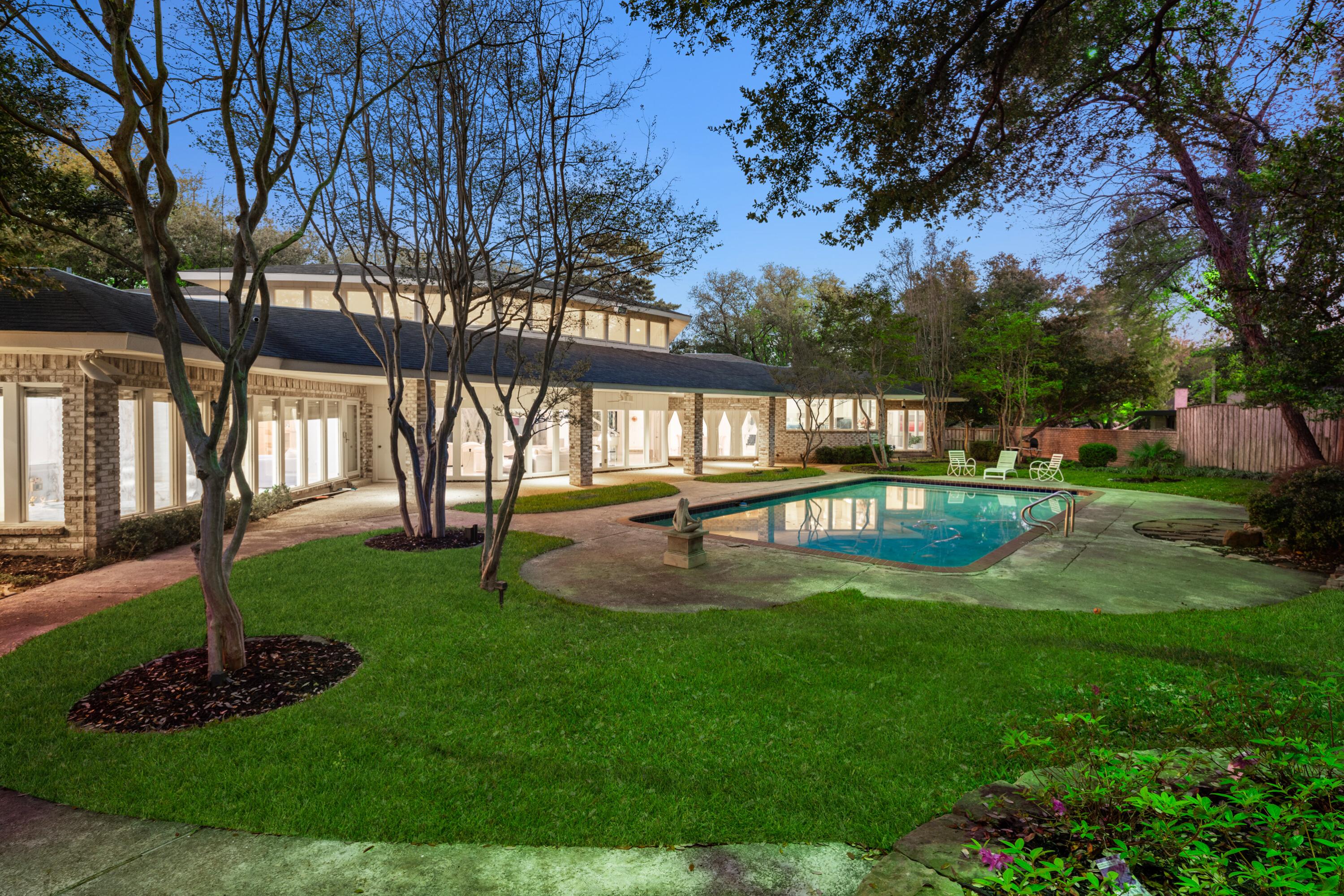5045 Lakehill Court Dallas TX 75220