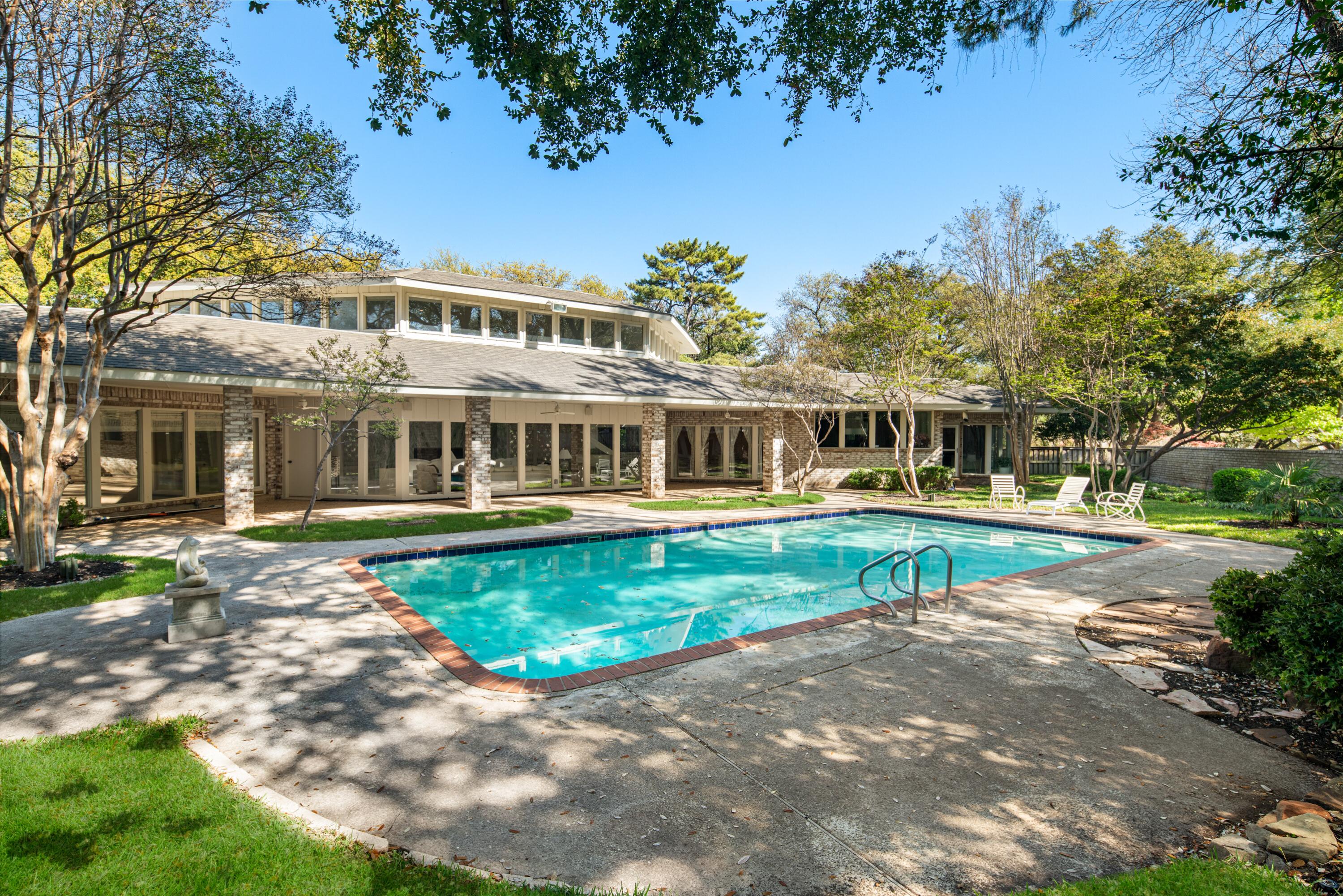 5045 Lakehill Court Dallas TX 75220