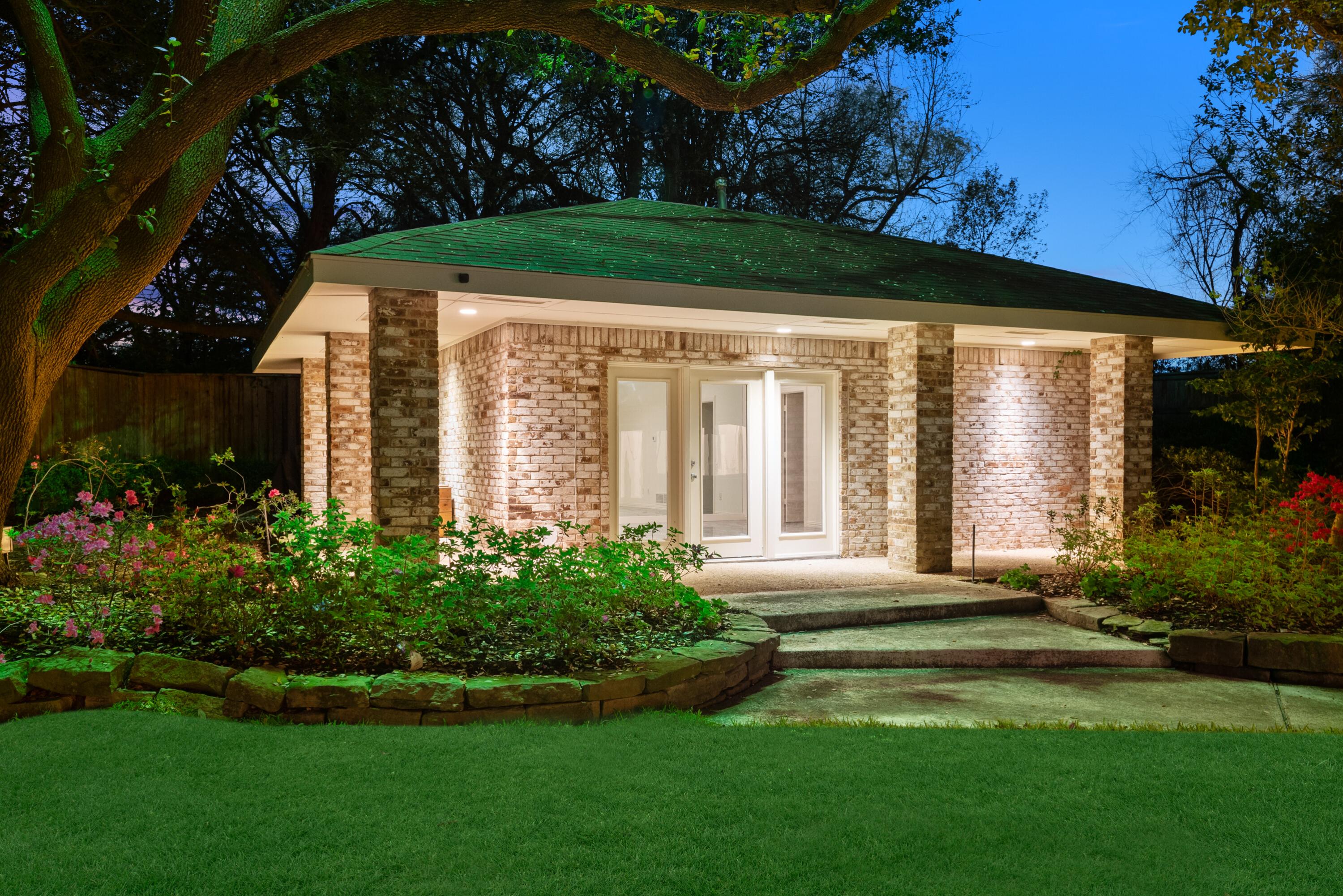 5045 Lakehill Court Dallas TX 75220